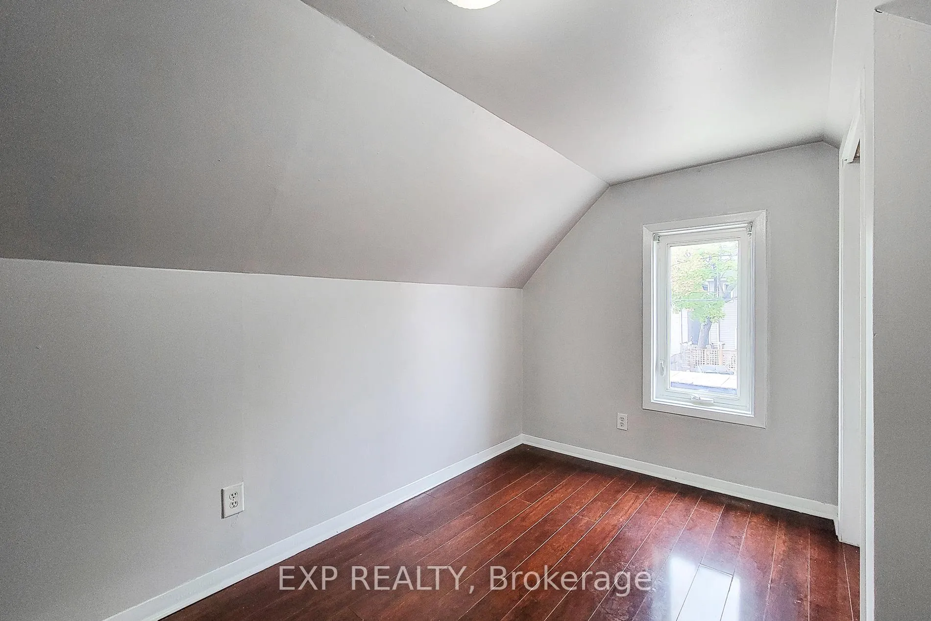 Photo 12 of 101 Sherman Avenue N, Hamilton, Gibson — HOMEH