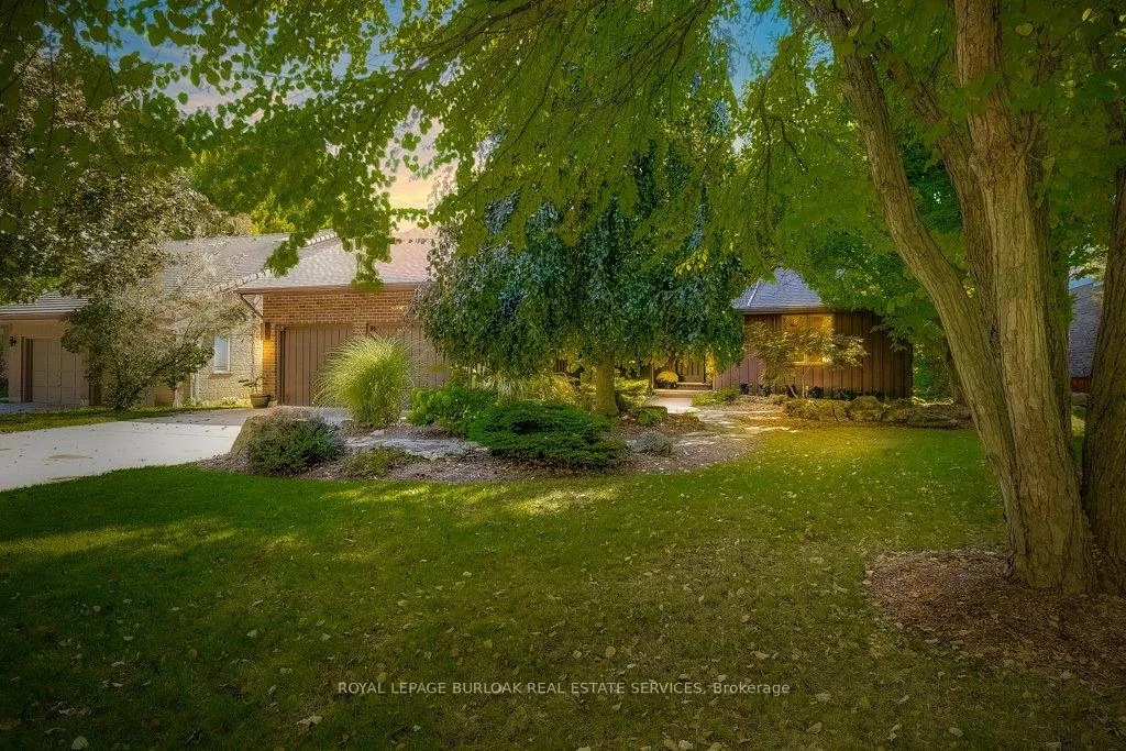 Photo 2 of 9 Foresthill Crescent, Pelham, Fonthill — HOMEH