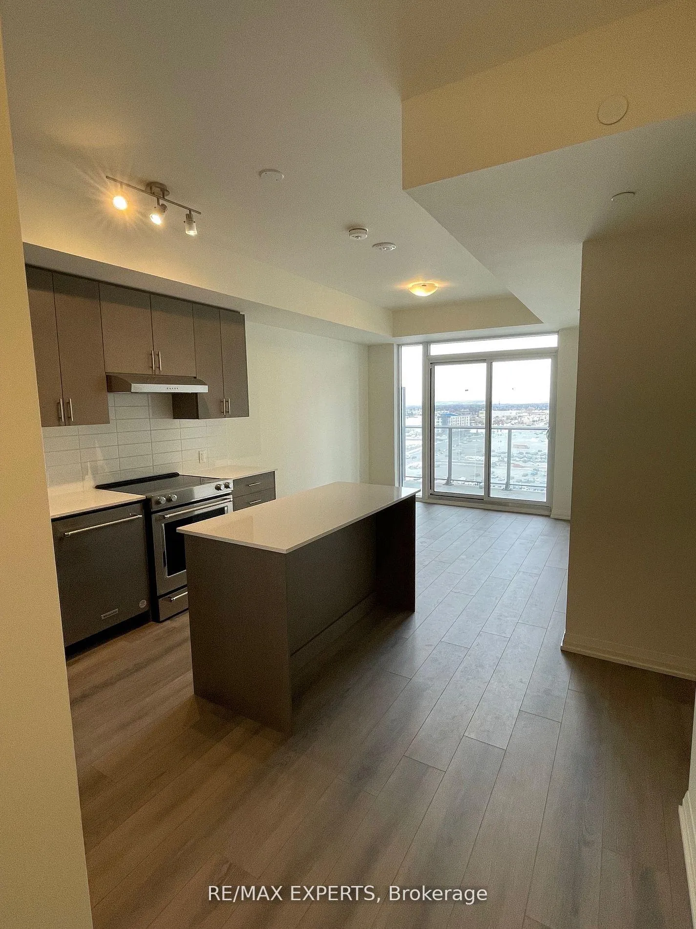 Photo 9 of Unit 1111, 8960 Jane Street, Vaughan, Concord — HOMEH