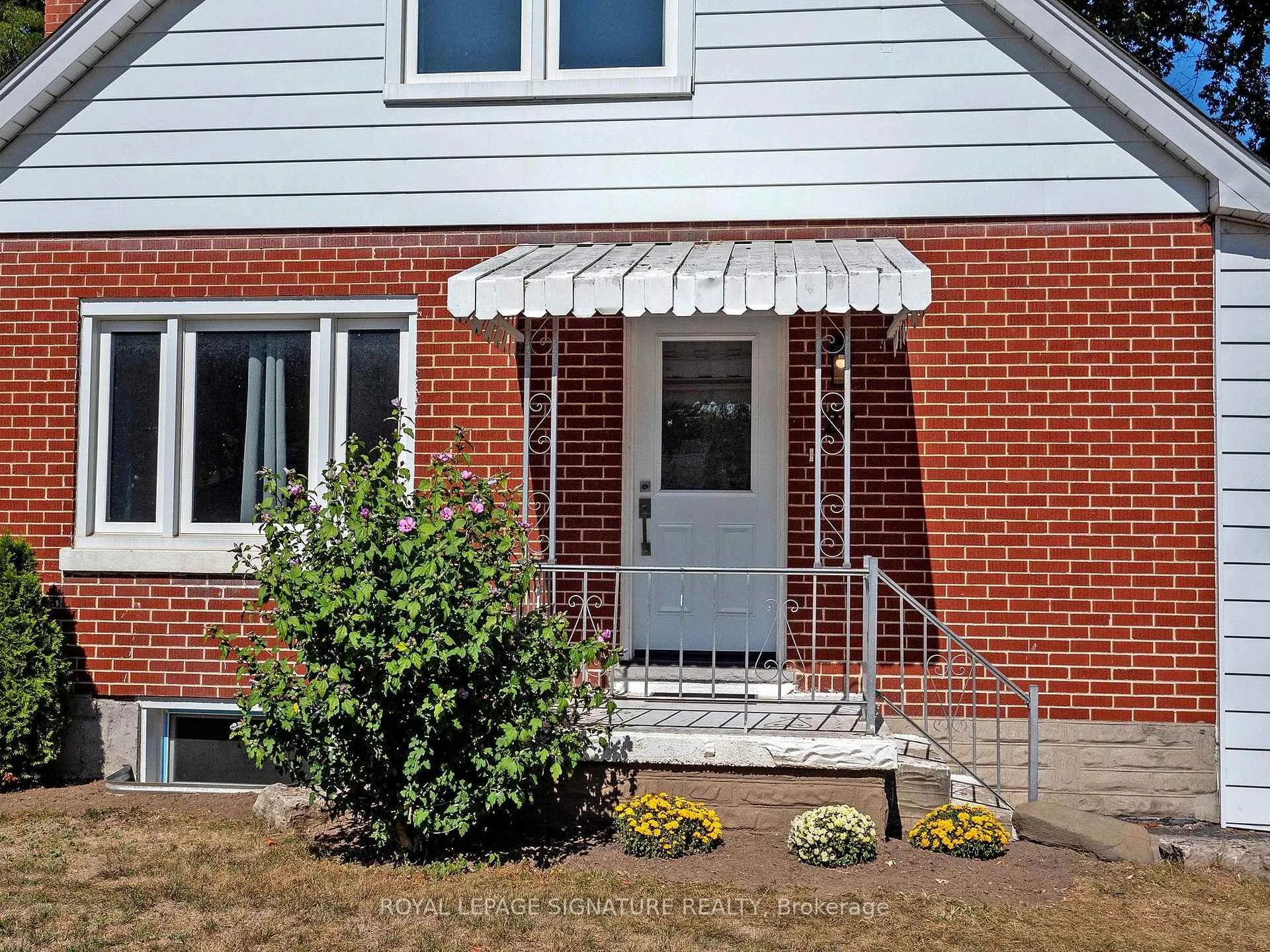 Photo 3 of 22 Sherwood Avenue, Kitchener — HOMEH