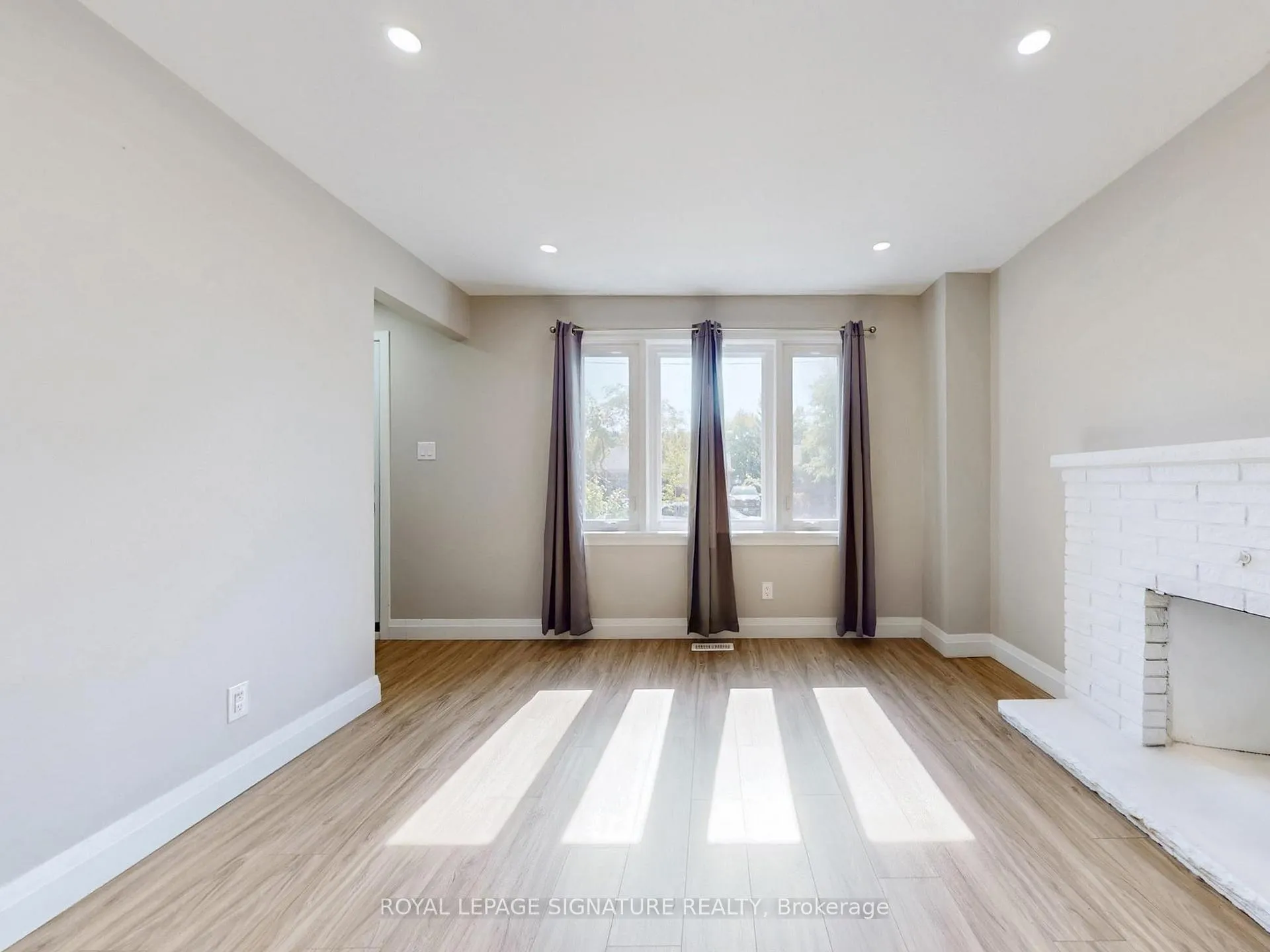 Photo 5 of 22 Sherwood Avenue, Kitchener — HOMEH
