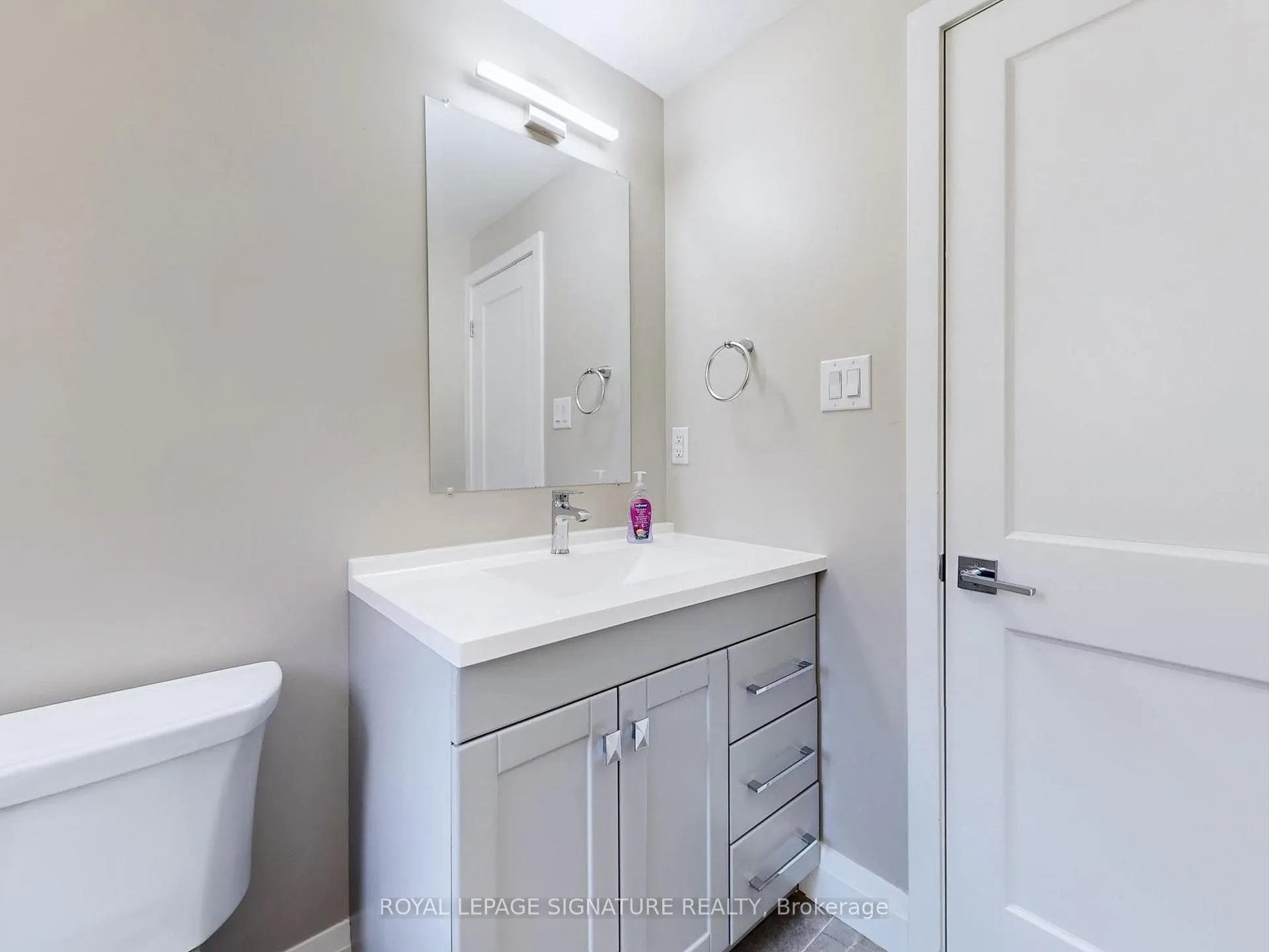 Photo 15 of 22 Sherwood Avenue, Kitchener — HOMEH