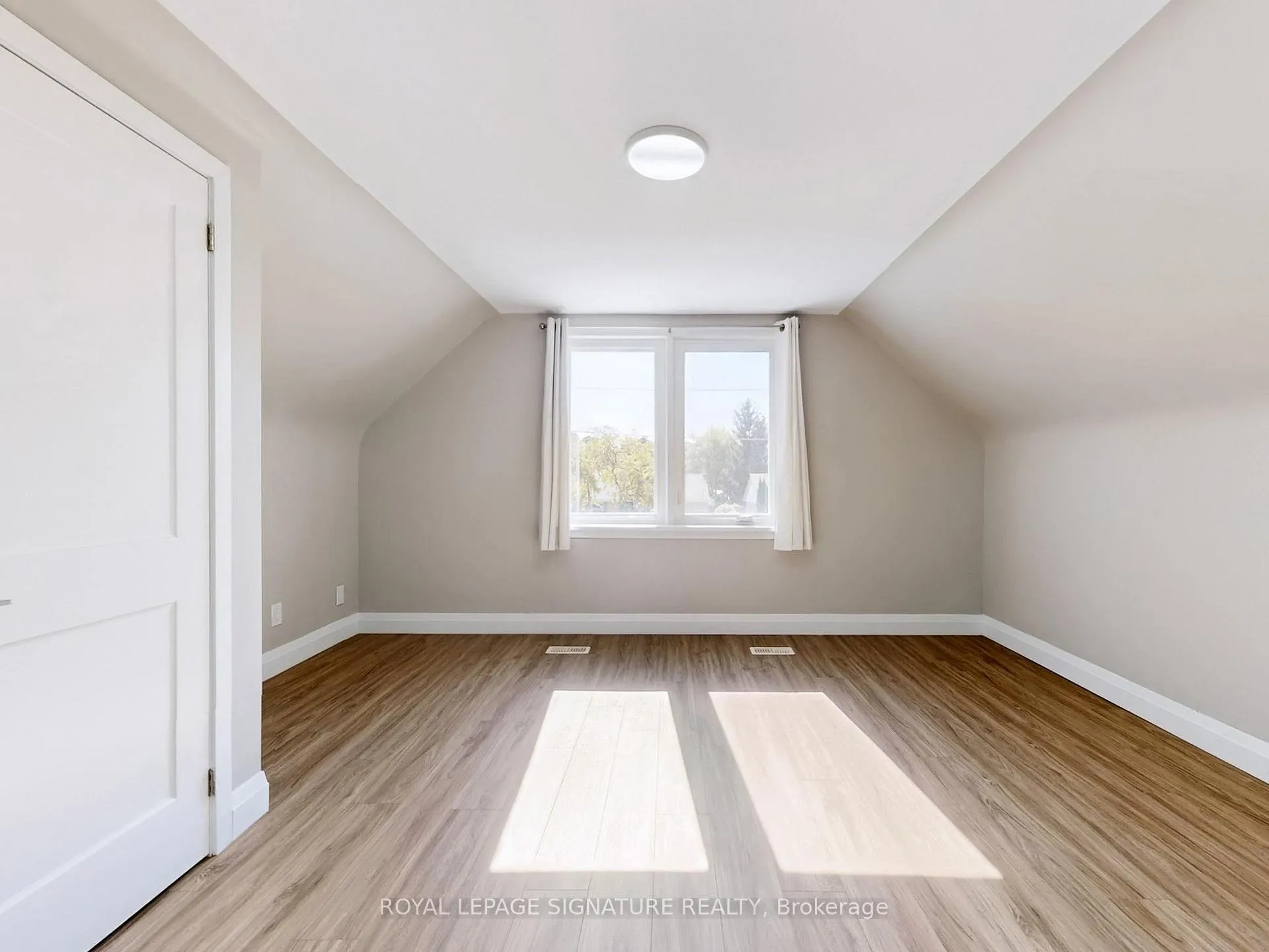 Photo 19 of 22 Sherwood Avenue, Kitchener — HOMEH