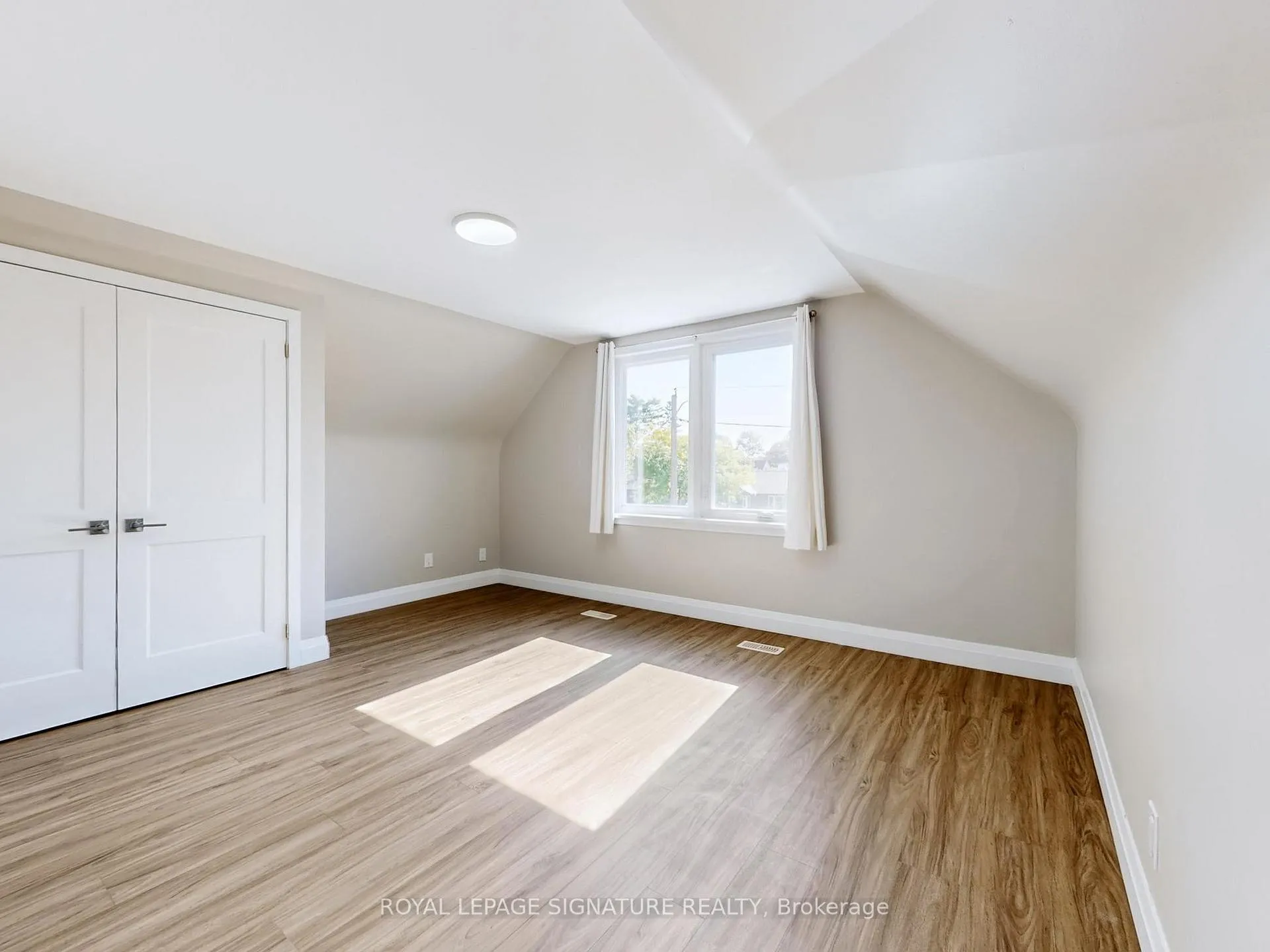 Photo 20 of 22 Sherwood Avenue, Kitchener — HOMEH