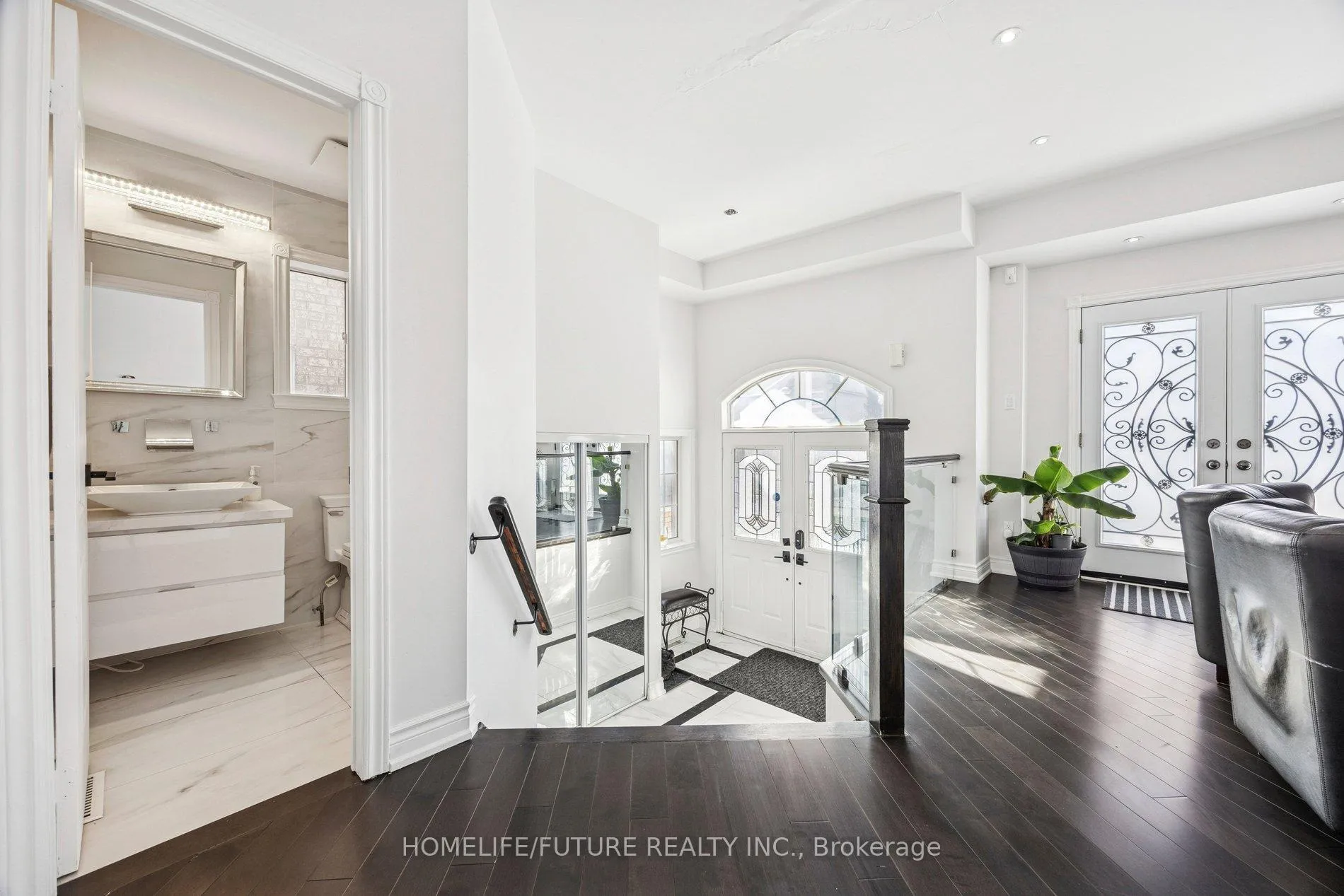 Photo 4 of 11 Pietro Drive, Vaughan, Vellore Village — HOMEH