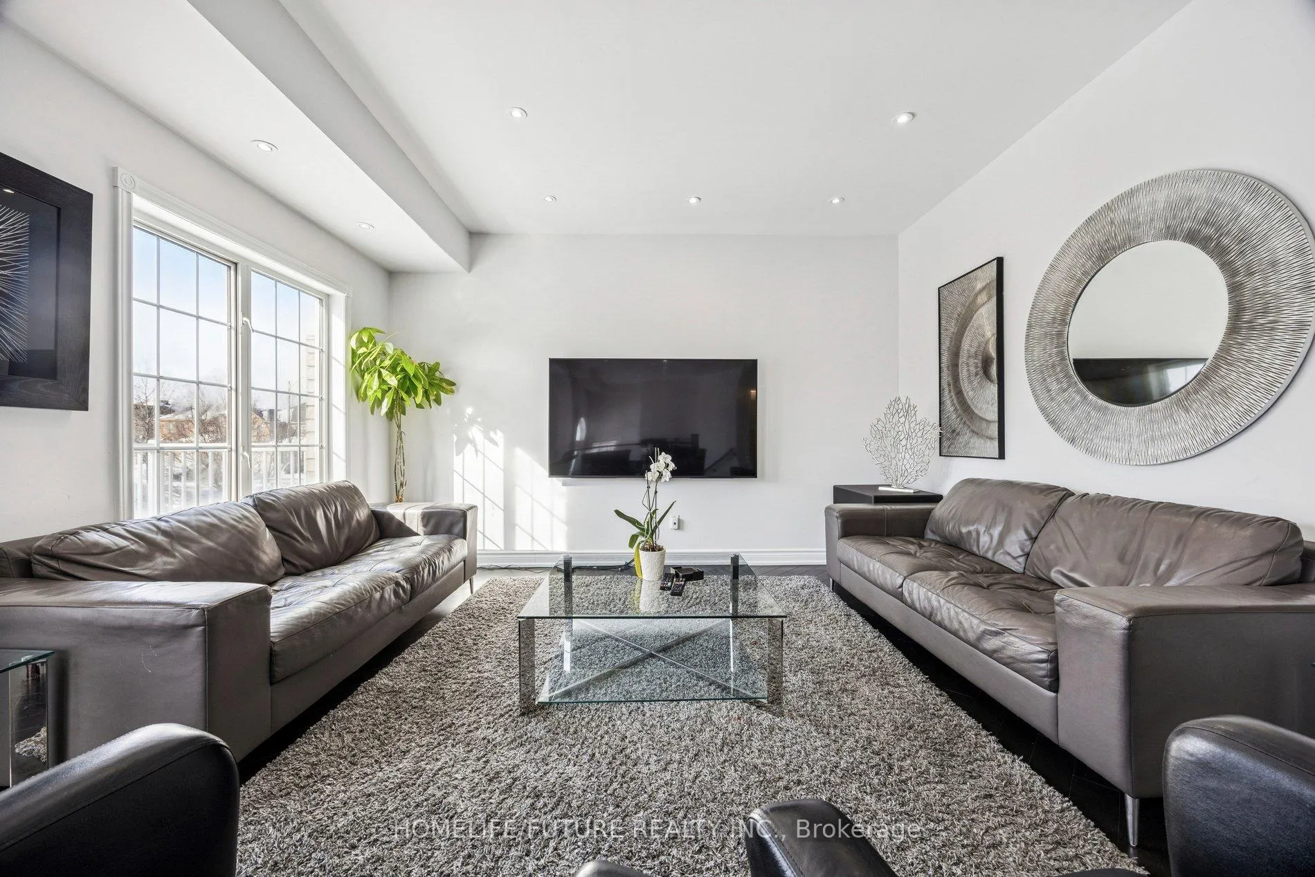 Photo 5 of 11 Pietro Drive, Vaughan, Vellore Village — HOMEH
