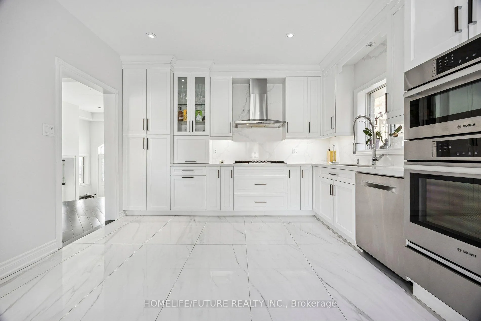 Photo 13 of 11 Pietro Drive, Vaughan, Vellore Village — HOMEH