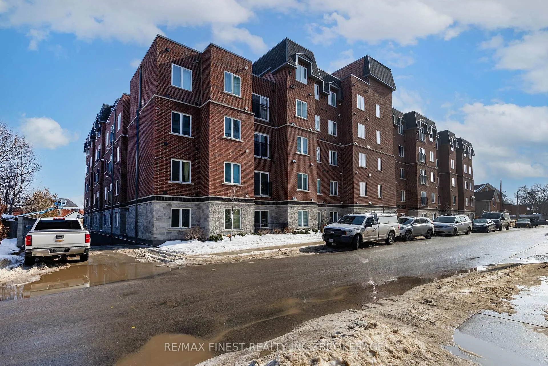 Photo 3 of Unit 421, 501 Frontenac Street, Kingston, East of Sir John A. Blvd — HOMEH