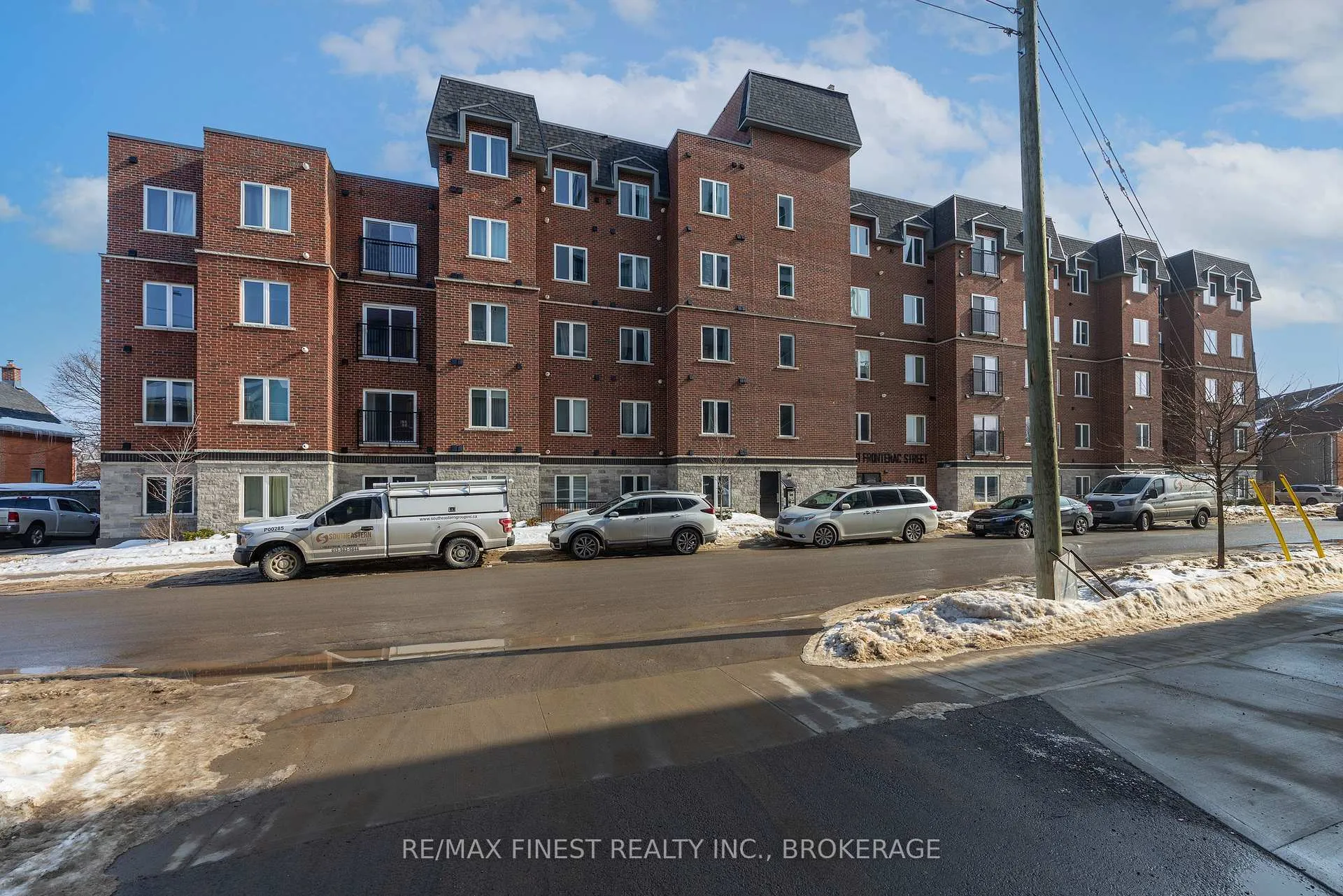 Photo 4 of Unit 421, 501 Frontenac Street, Kingston, East of Sir John A. Blvd — HOMEH