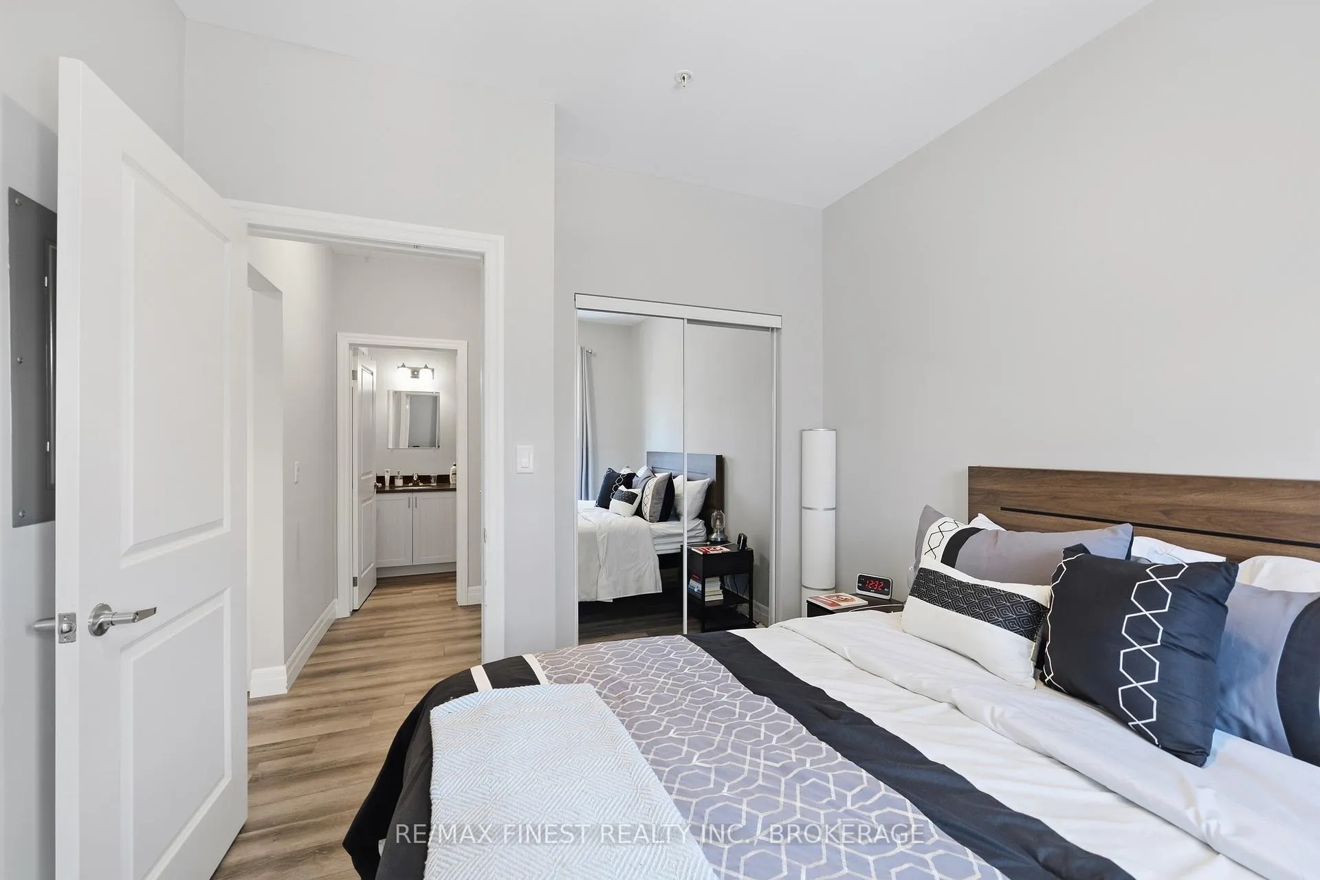 Photo 36 of Unit 421, 501 Frontenac Street, Kingston, East of Sir John A. Blvd — HOMEH