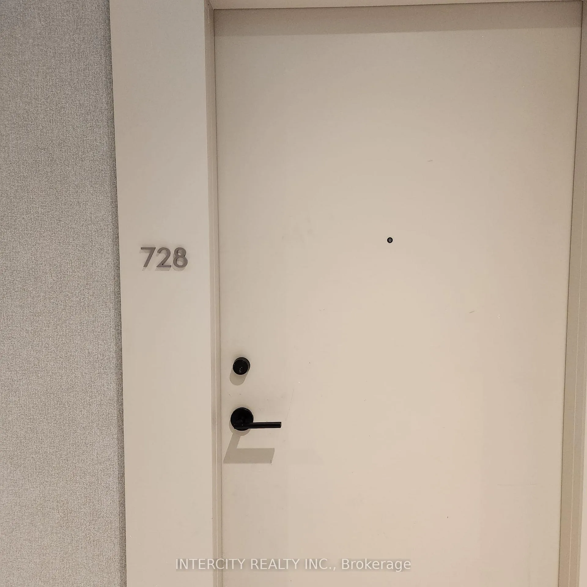 Photo 3 of Unit 728, 2020 Bathurst Street, Toronto, Humewood-Cedarvale — HOMEH