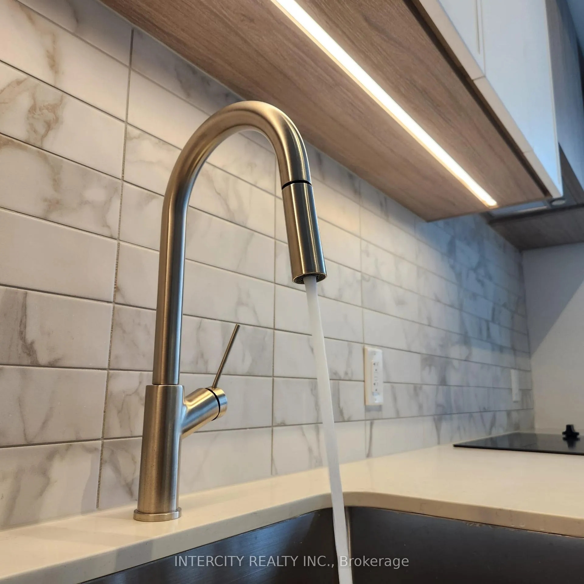 Photo 13 of Unit 728, 2020 Bathurst Street, Toronto, Humewood-Cedarvale — HOMEH