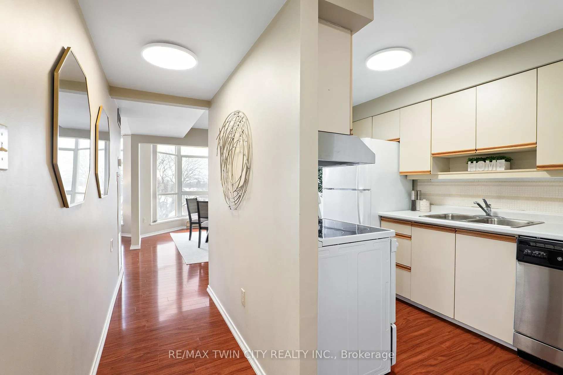 Photo 8 of Unit 308, 1414 King Street E, Kitchener — HOMEH