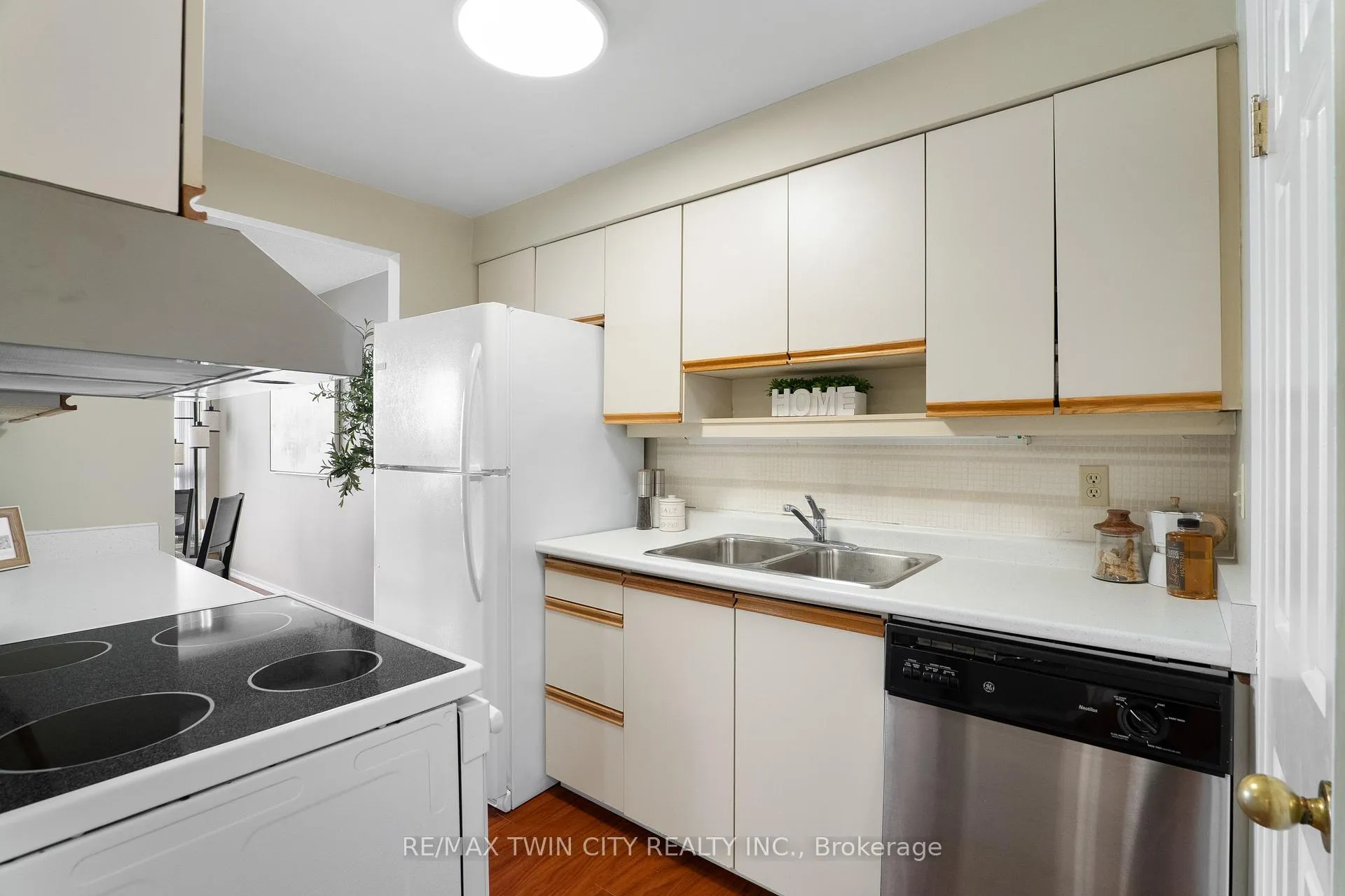 Photo 9 of Unit 308, 1414 King Street E, Kitchener — HOMEH
