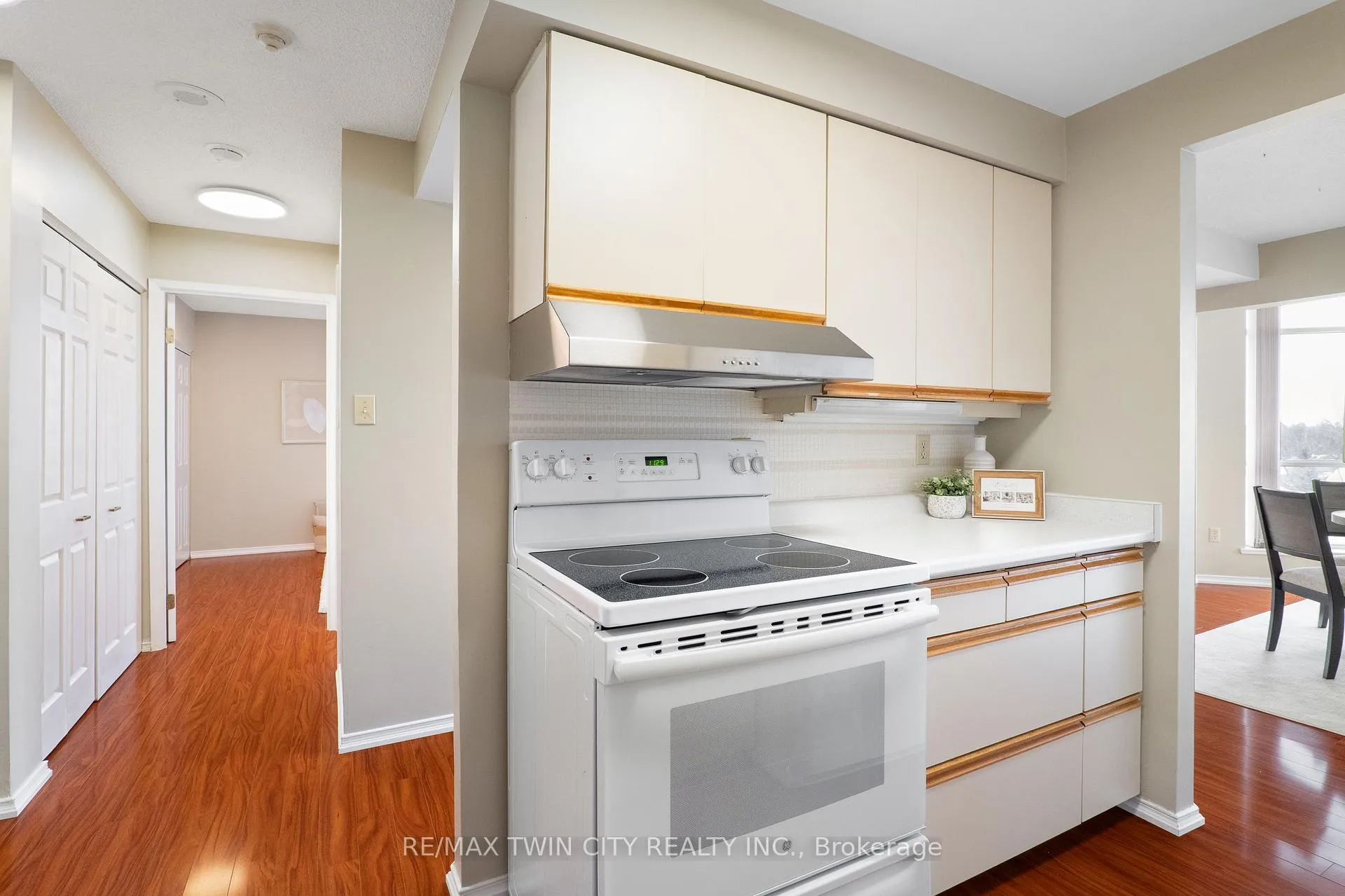 Photo 11 of Unit 308, 1414 King Street E, Kitchener — HOMEH