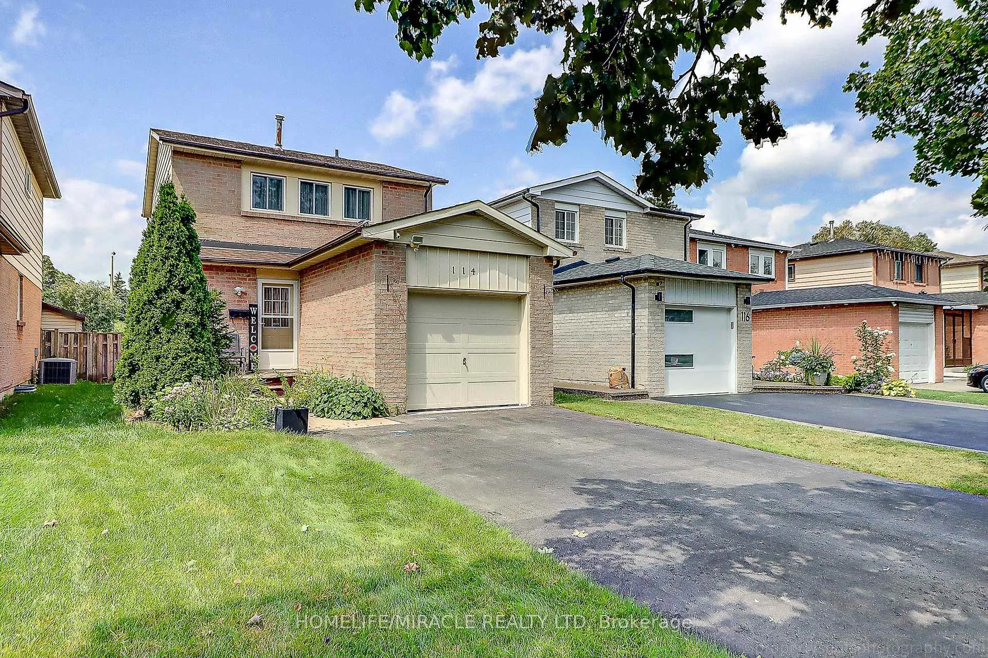 Photo 2 of 114 Martindale Crescent, Brampton, Brampton West — HOMEH