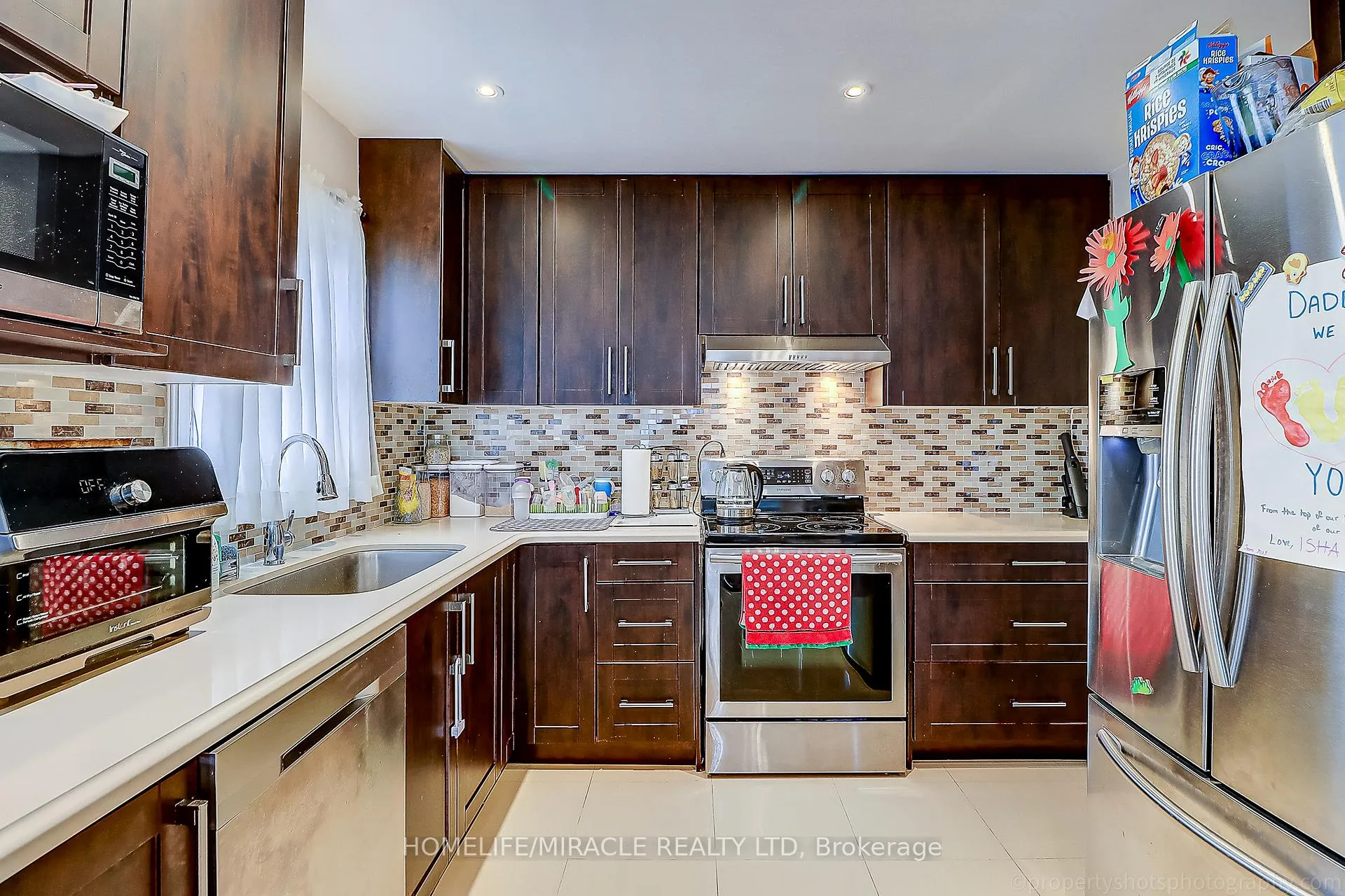 Photo 6 of 114 Martindale Crescent, Brampton, Brampton West — HOMEH