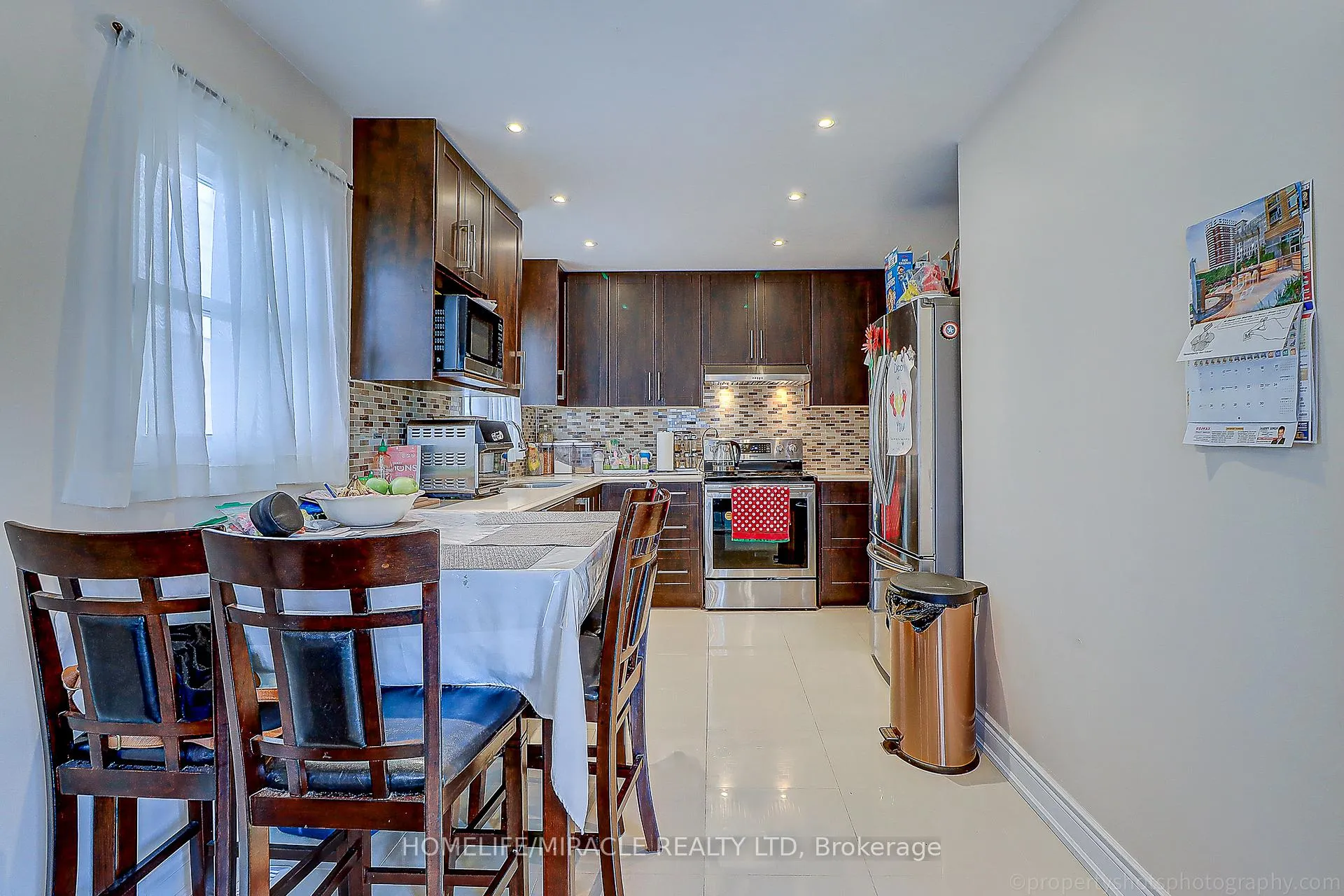 Photo 7 of 114 Martindale Crescent, Brampton, Brampton West — HOMEH