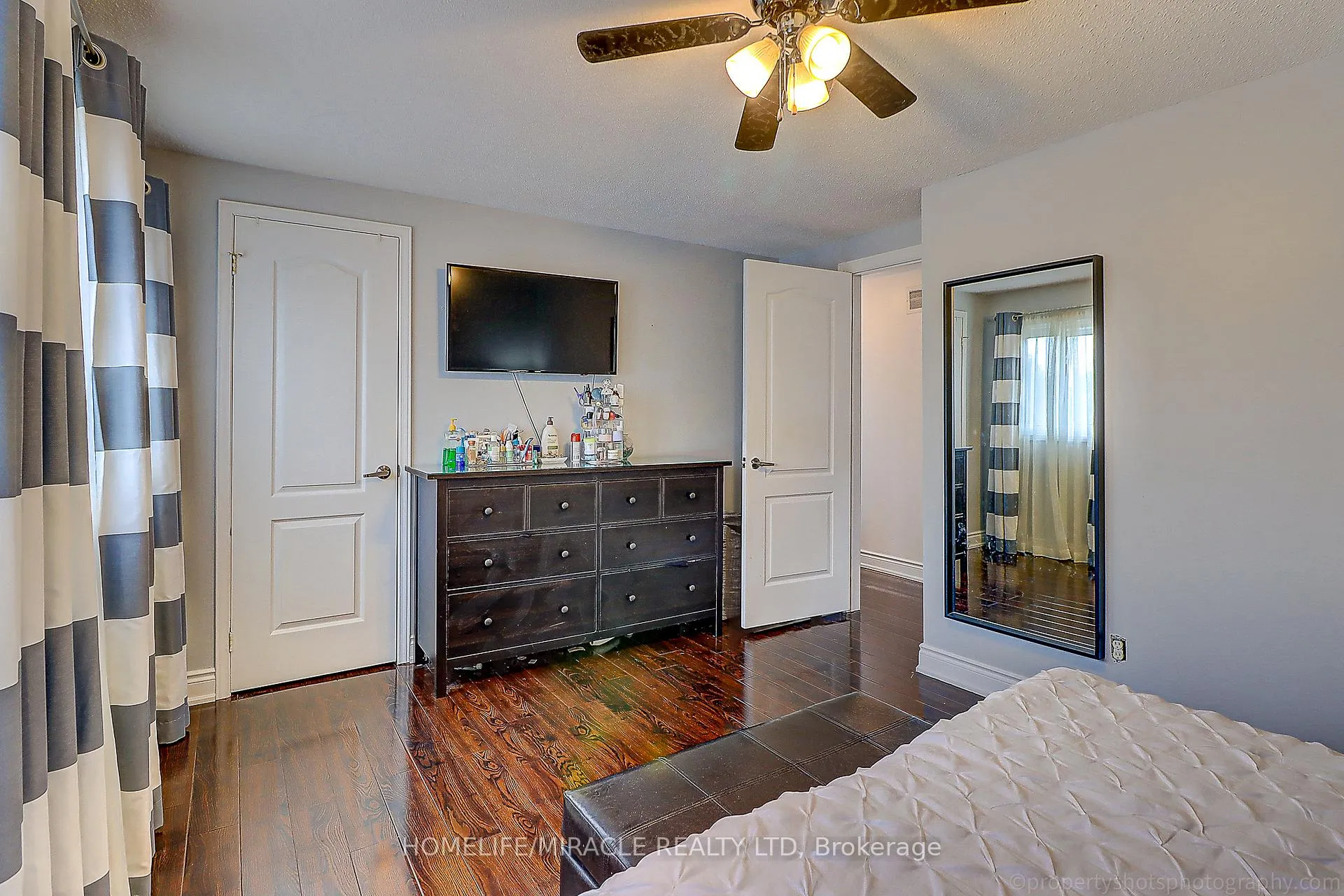 Photo 11 of 114 Martindale Crescent, Brampton, Brampton West — HOMEH