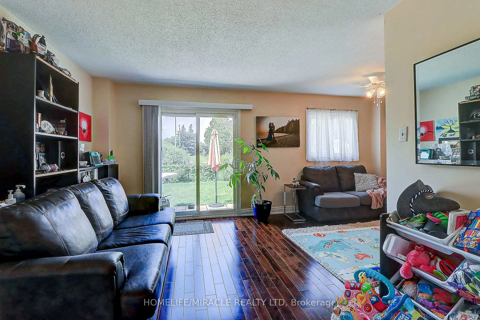 Photo 17 of 114 Martindale Crescent, Brampton, Brampton West — HOMEH