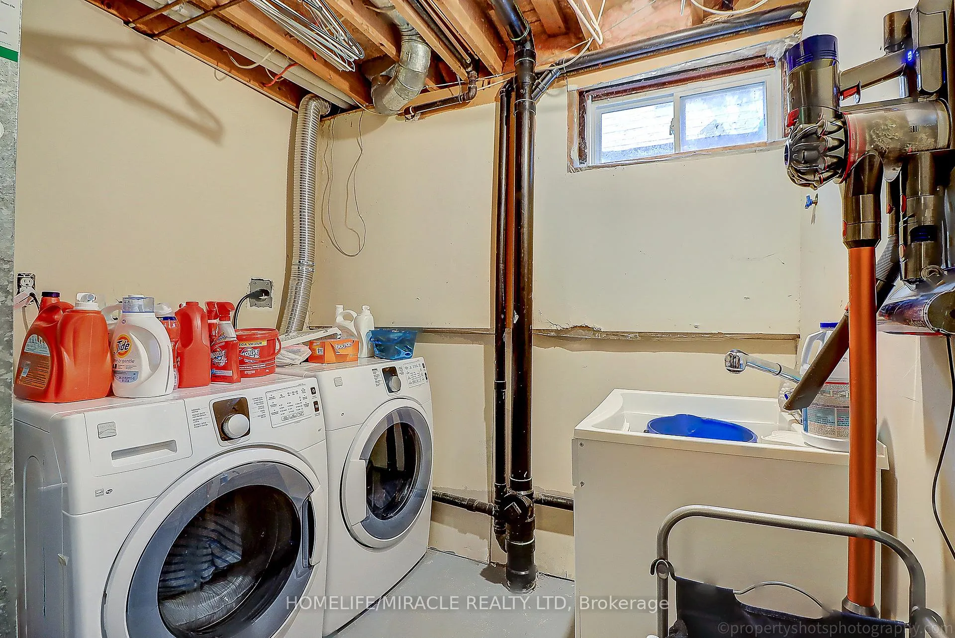 Photo 22 of 114 Martindale Crescent, Brampton, Brampton West — HOMEH