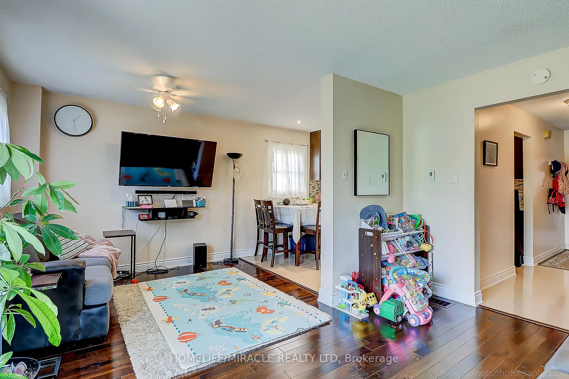 Photo 28 of 114 Martindale Crescent, Brampton, Brampton West — HOMEH