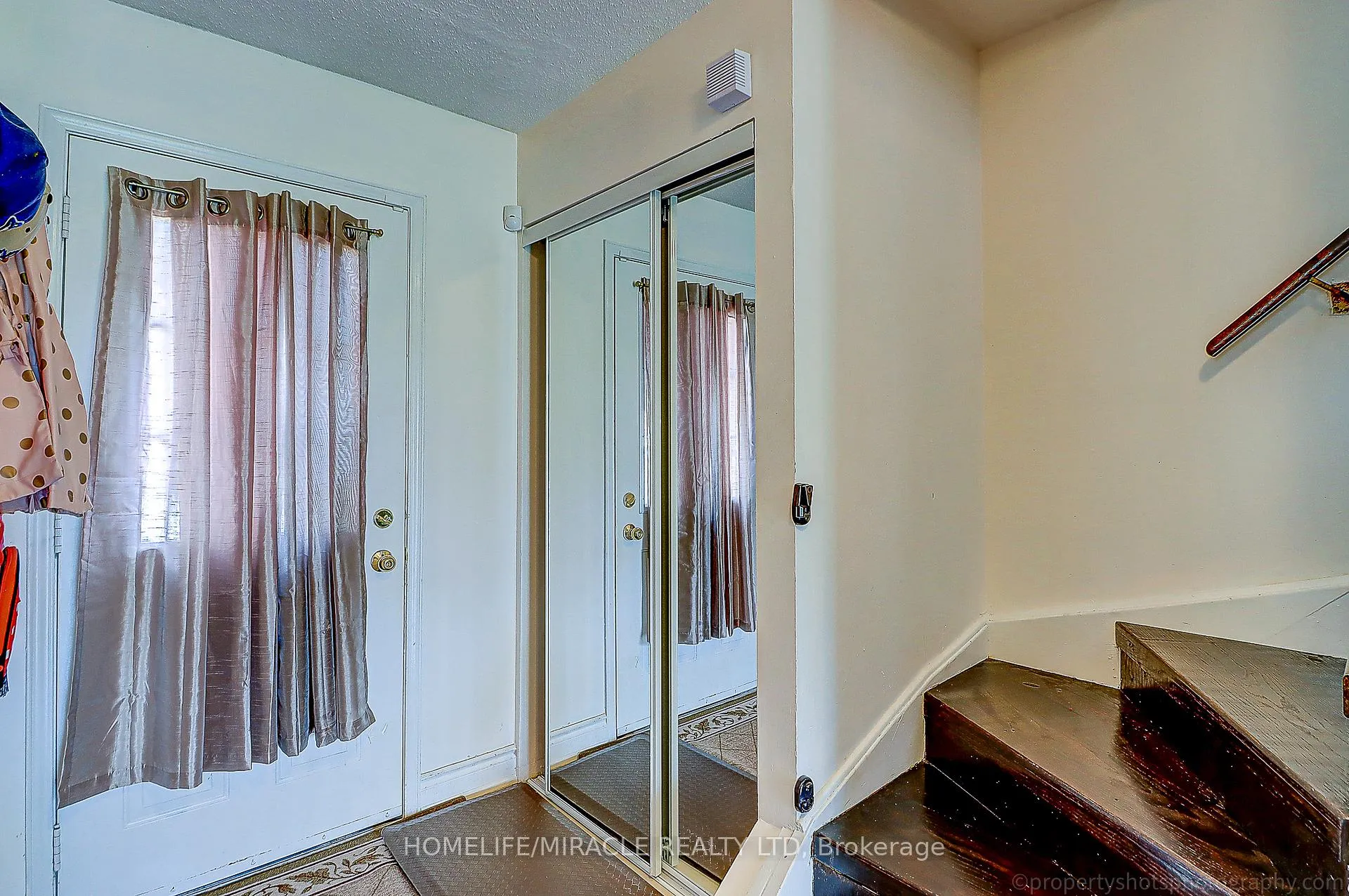 Photo 30 of 114 Martindale Crescent, Brampton, Brampton West — HOMEH
