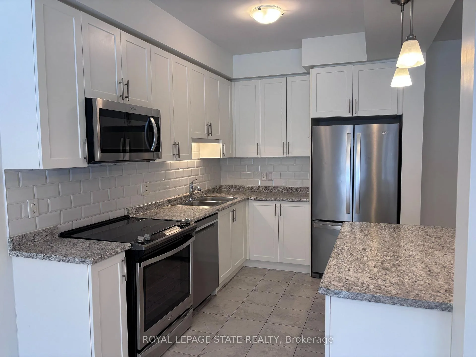 Photo 2 of 24 Garlent Avenue, Hamilton, Meadowlands — HOMEH