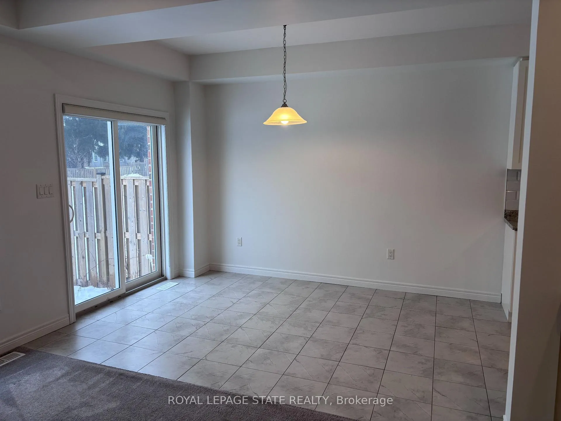 Photo 4 of 24 Garlent Avenue, Hamilton, Meadowlands — HOMEH