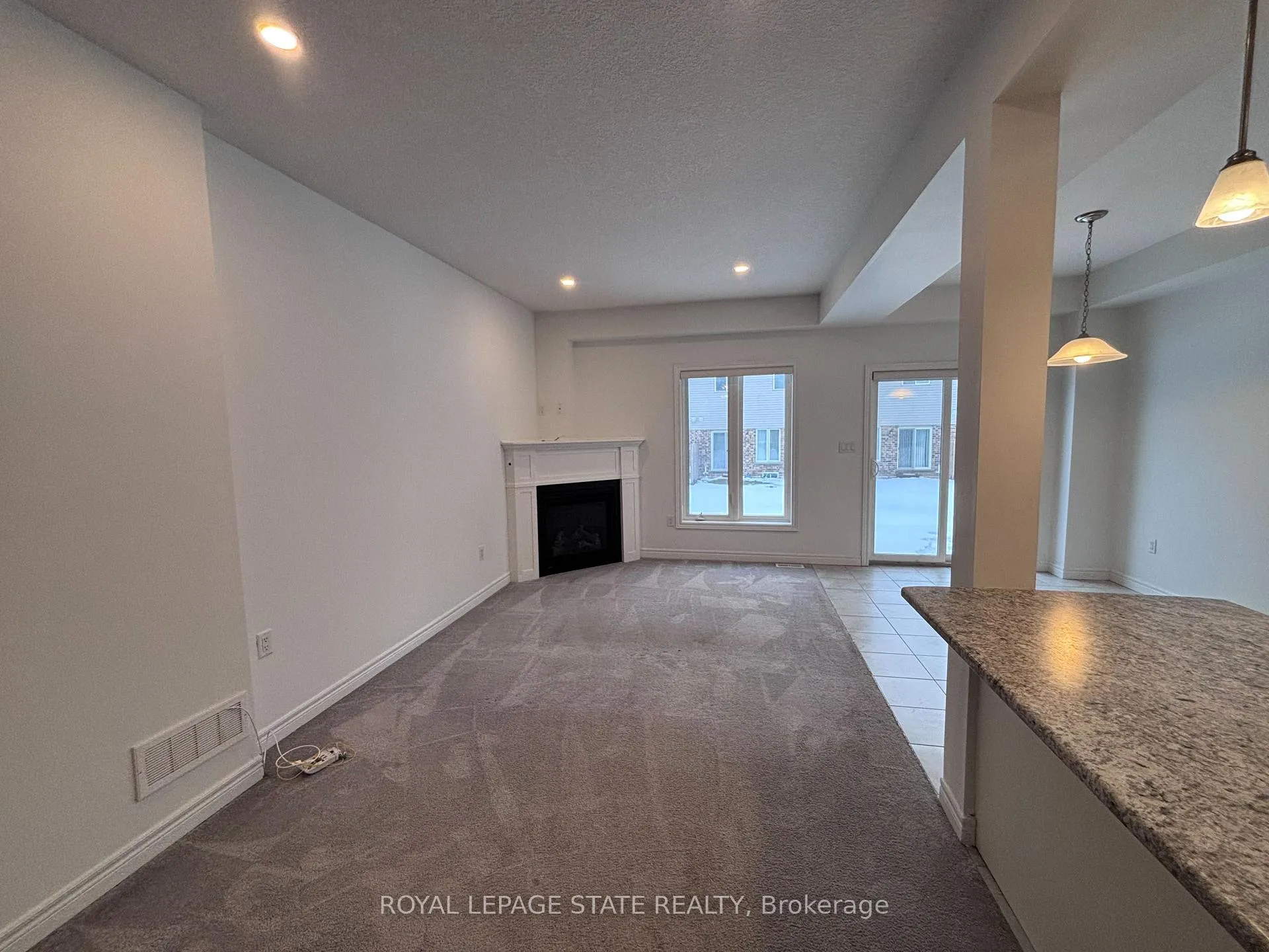 Photo 5 of 24 Garlent Avenue, Hamilton, Meadowlands — HOMEH
