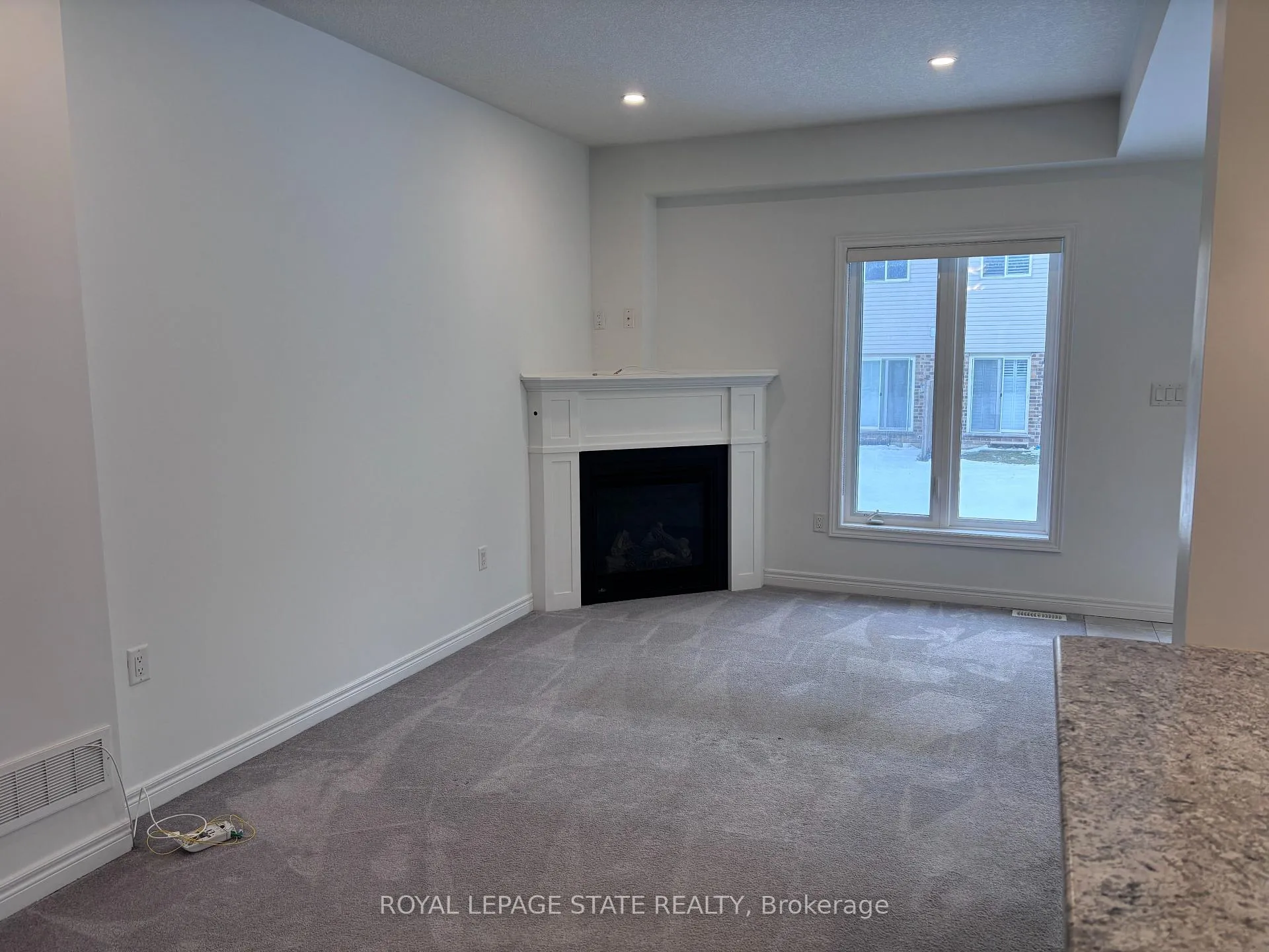 Photo 8 of 24 Garlent Avenue, Hamilton, Meadowlands — HOMEH