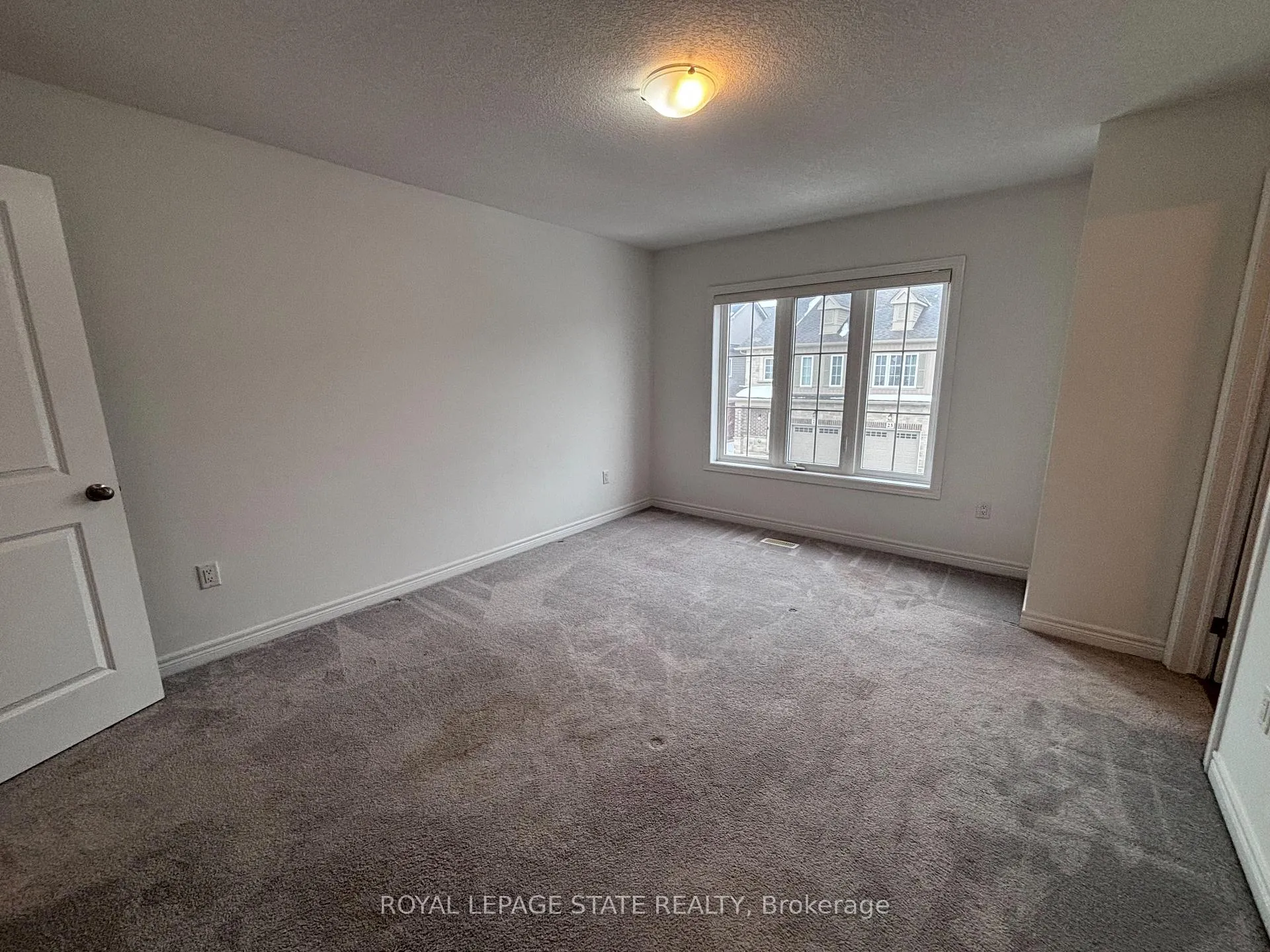Photo 12 of 24 Garlent Avenue, Hamilton, Meadowlands — HOMEH