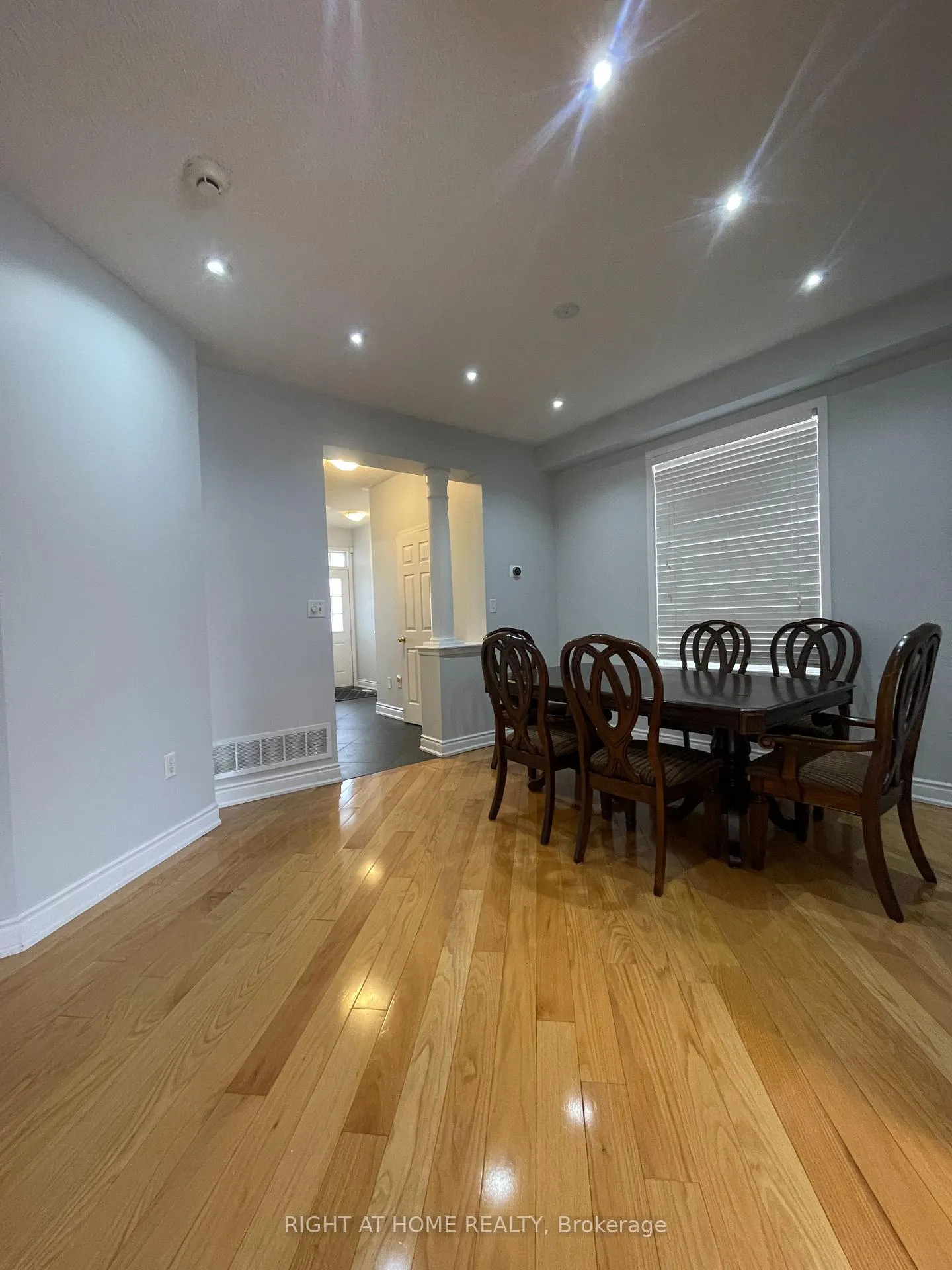 Photo 10 of 230 Fandango Drive, Brampton, Credit Valley — HOMEH