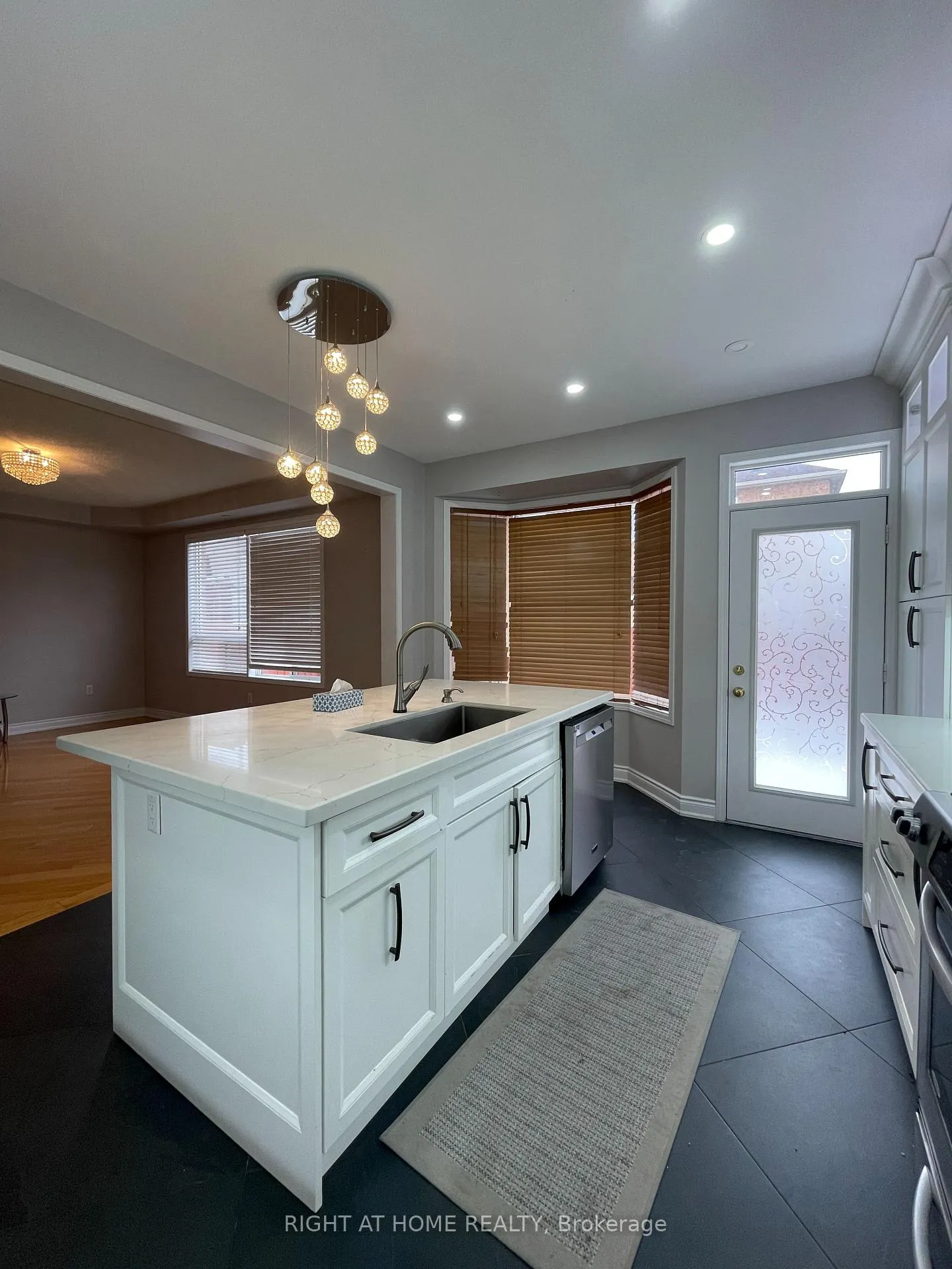 Photo 13 of 230 Fandango Drive, Brampton, Credit Valley — HOMEH