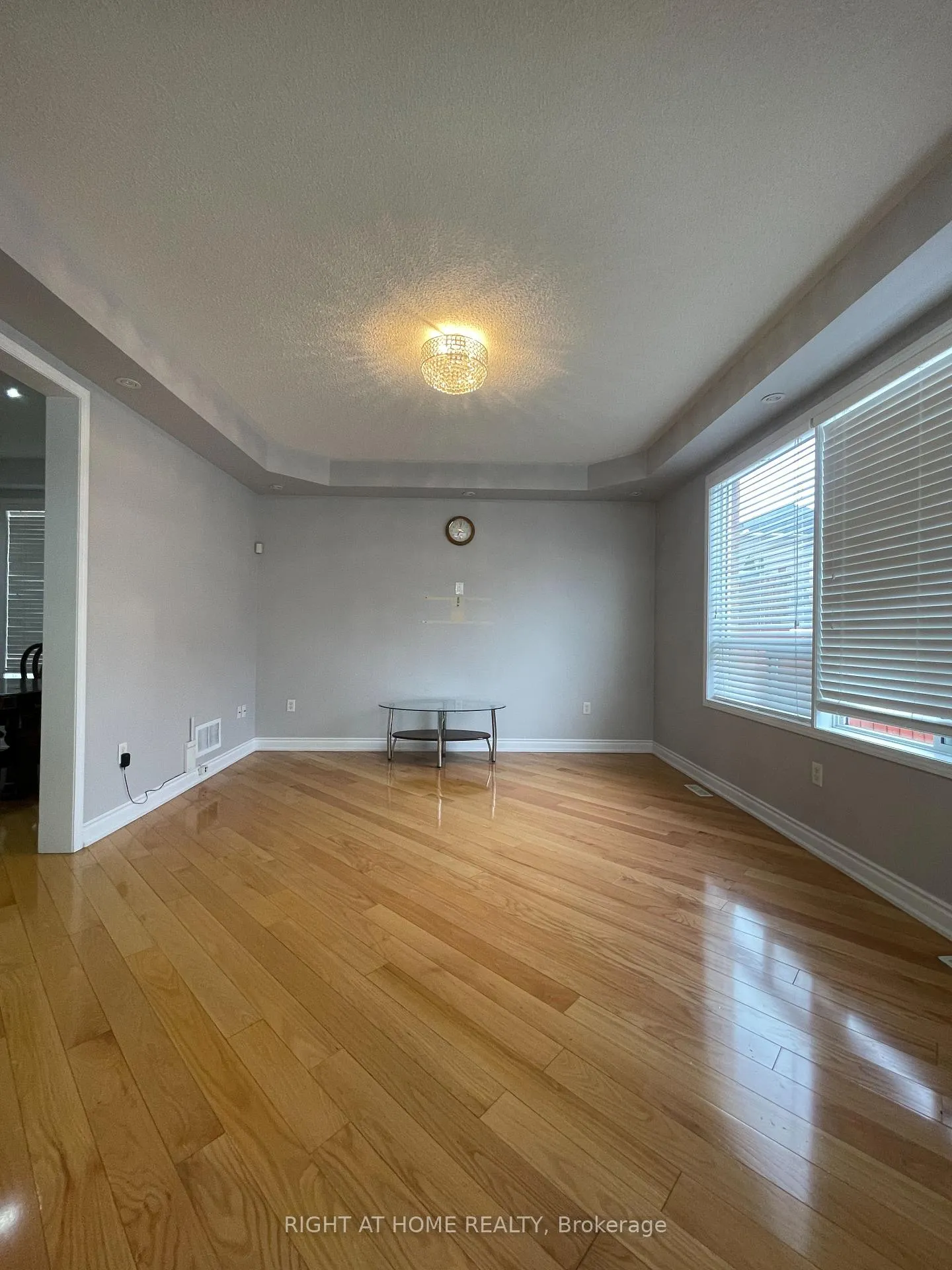 Photo 14 of 230 Fandango Drive, Brampton, Credit Valley — HOMEH
