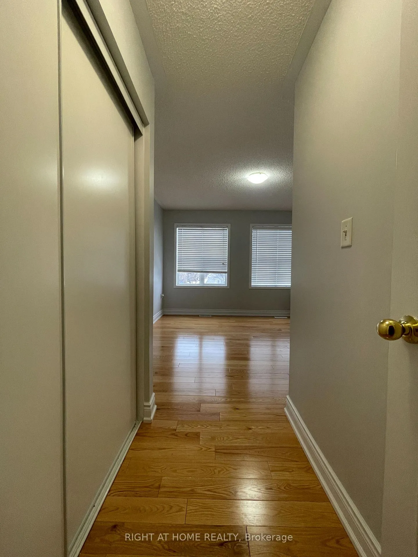 Photo 33 of 230 Fandango Drive, Brampton, Credit Valley — HOMEH