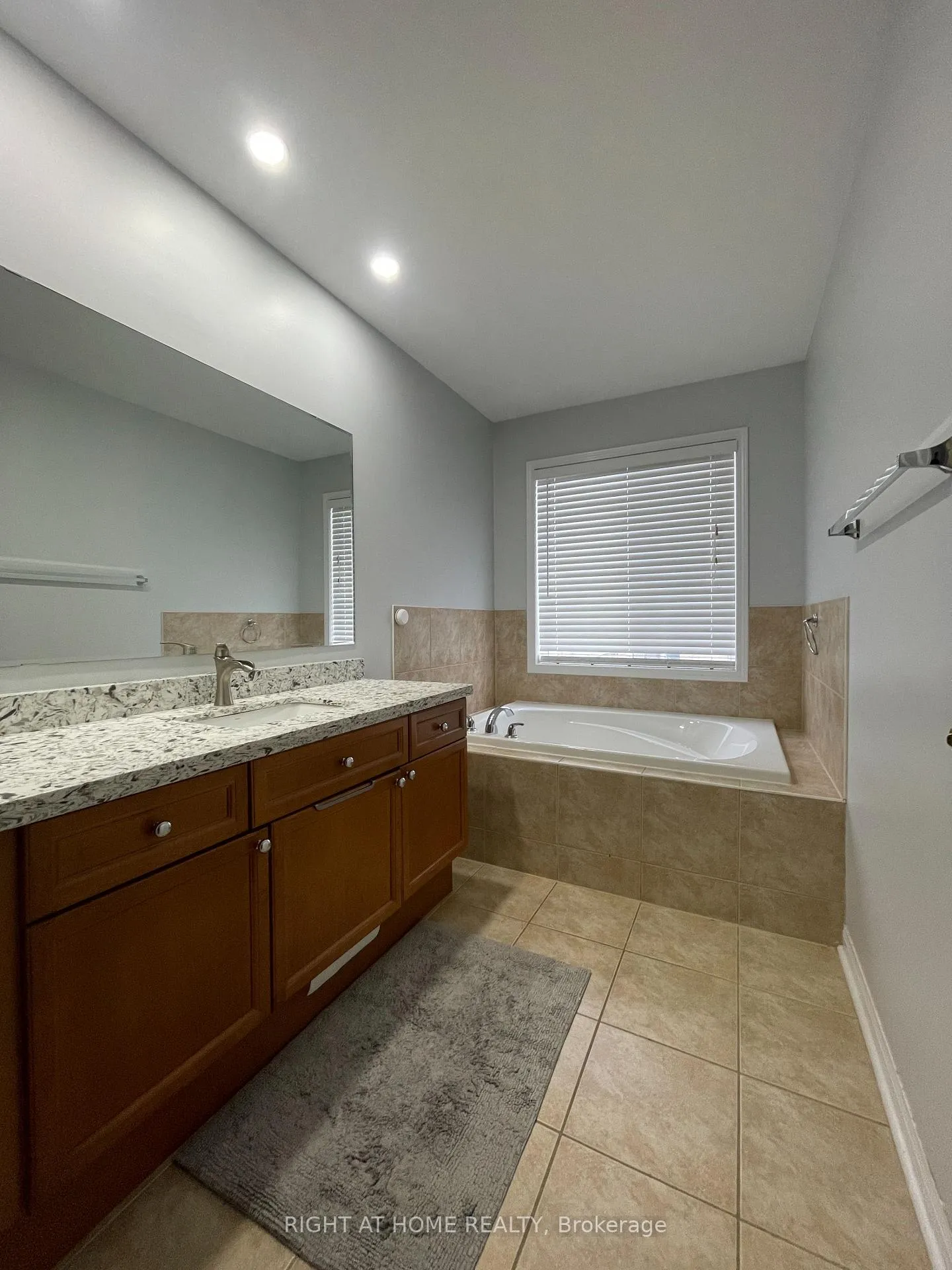 Photo 44 of 230 Fandango Drive, Brampton, Credit Valley — HOMEH
