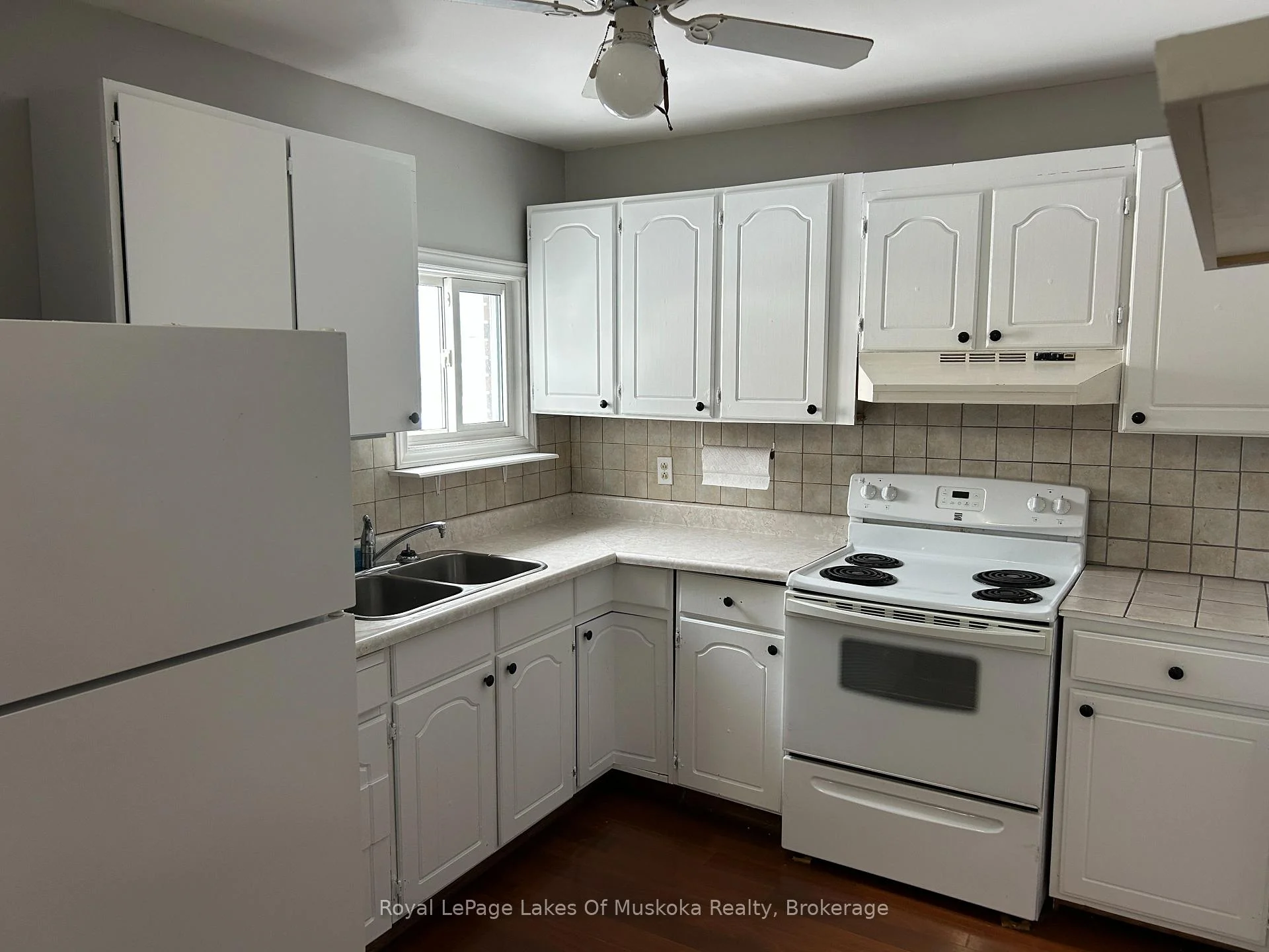 Photo 10 of 190 Ecclestone Drive, Bracebridge, Monck (Bracebridge) — HOMEH
