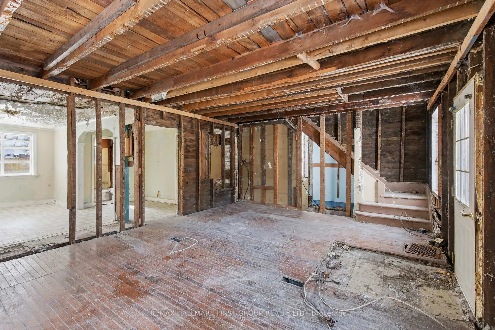 Photo 10 of 145 Tresane Street, Oshawa, Vanier — HOMEH
