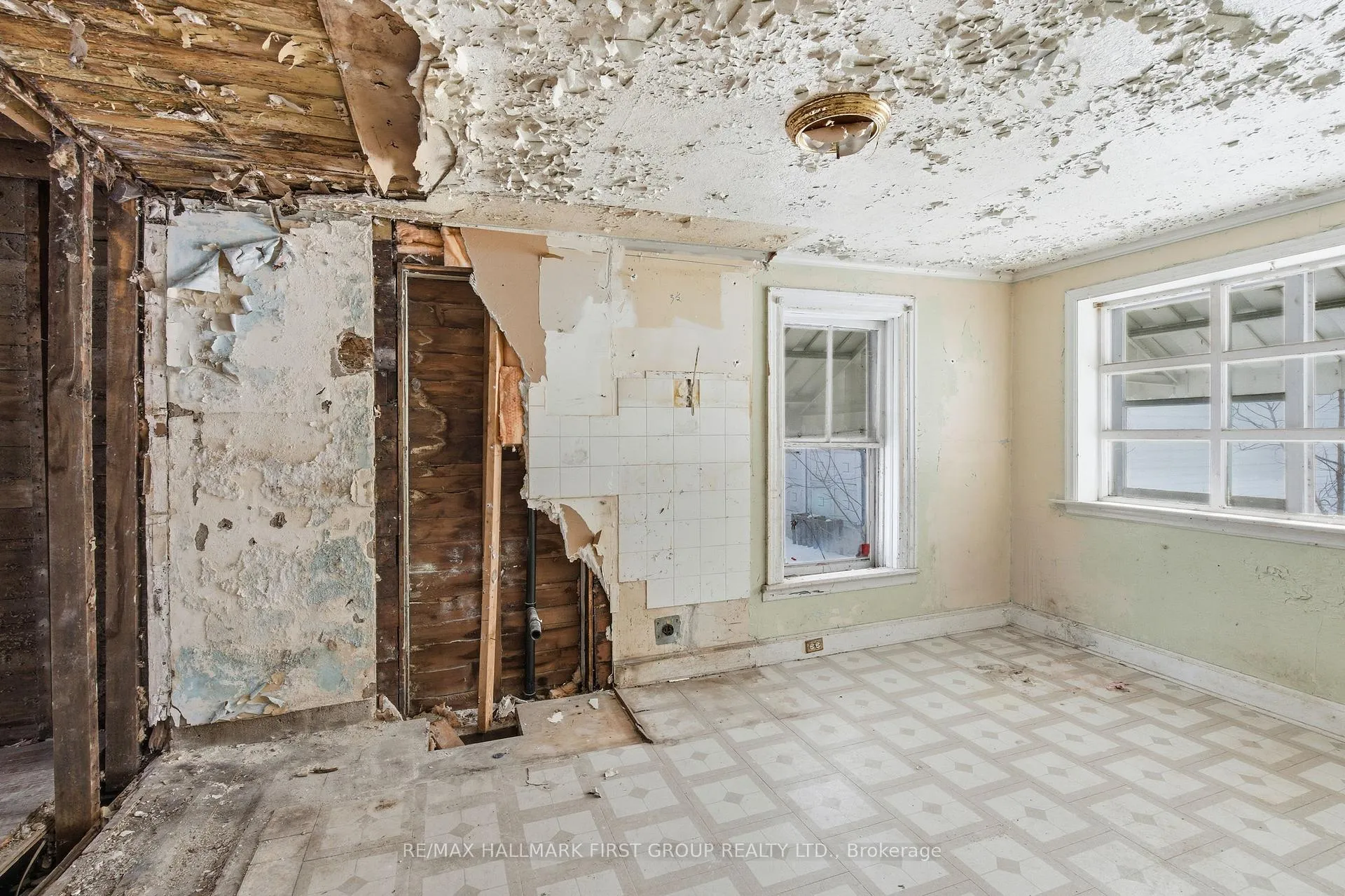 Photo 13 of 145 Tresane Street, Oshawa, Vanier — HOMEH