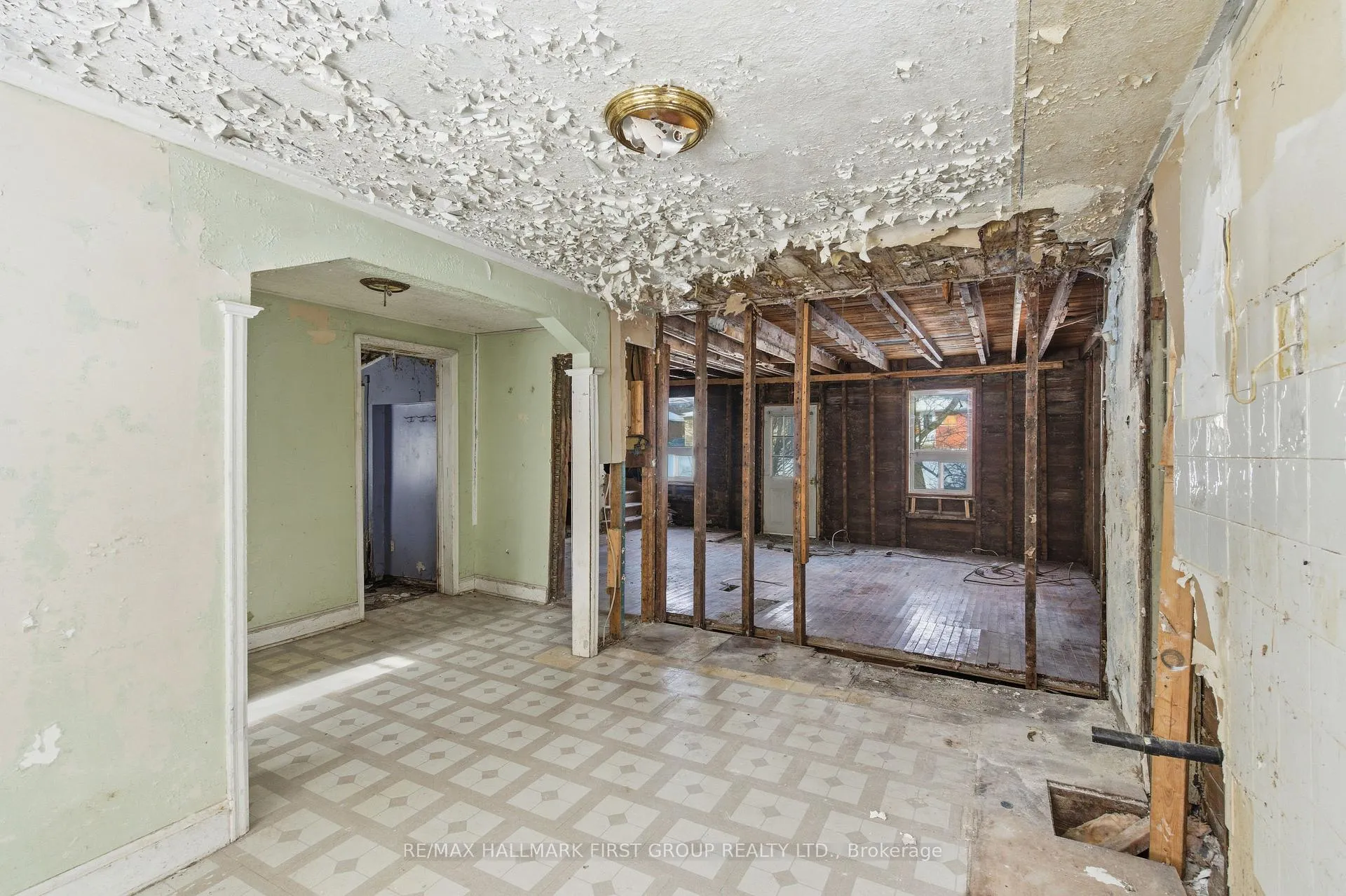Photo 14 of 145 Tresane Street, Oshawa, Vanier — HOMEH