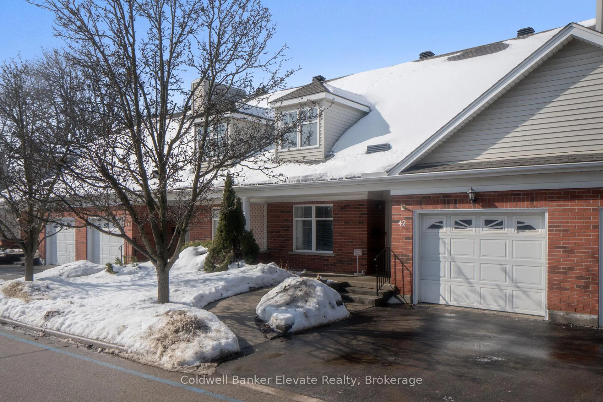 Photo 1 of Unit 42, 2705 Kingsway Drive, Kitchener — HOMEH