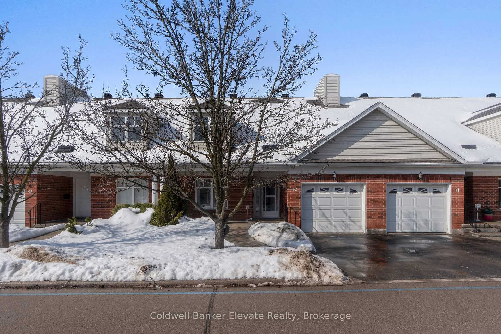 Photo 2 of Unit 42, 2705 Kingsway Drive, Kitchener — HOMEH