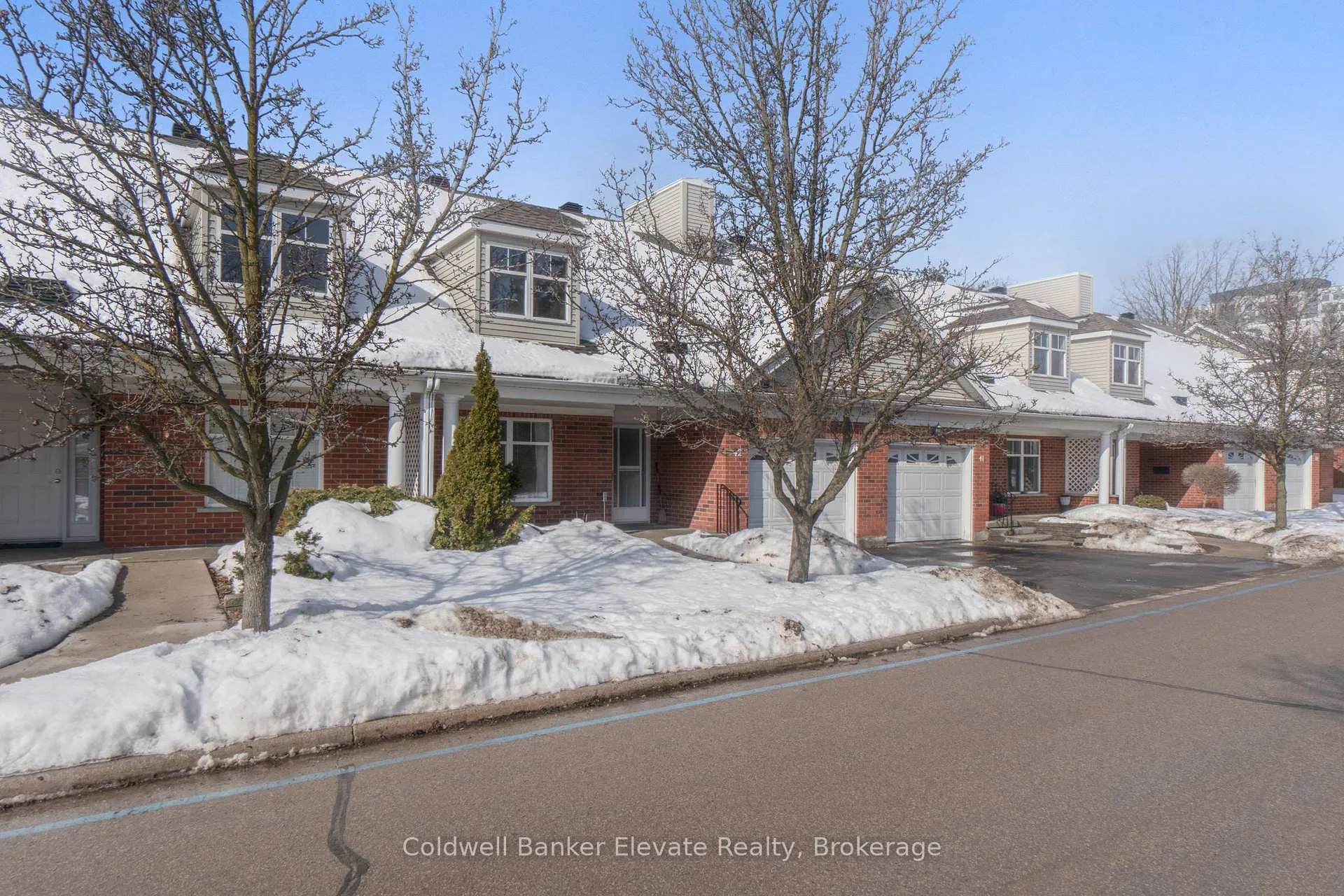 Photo 3 of Unit 42, 2705 Kingsway Drive, Kitchener — HOMEH