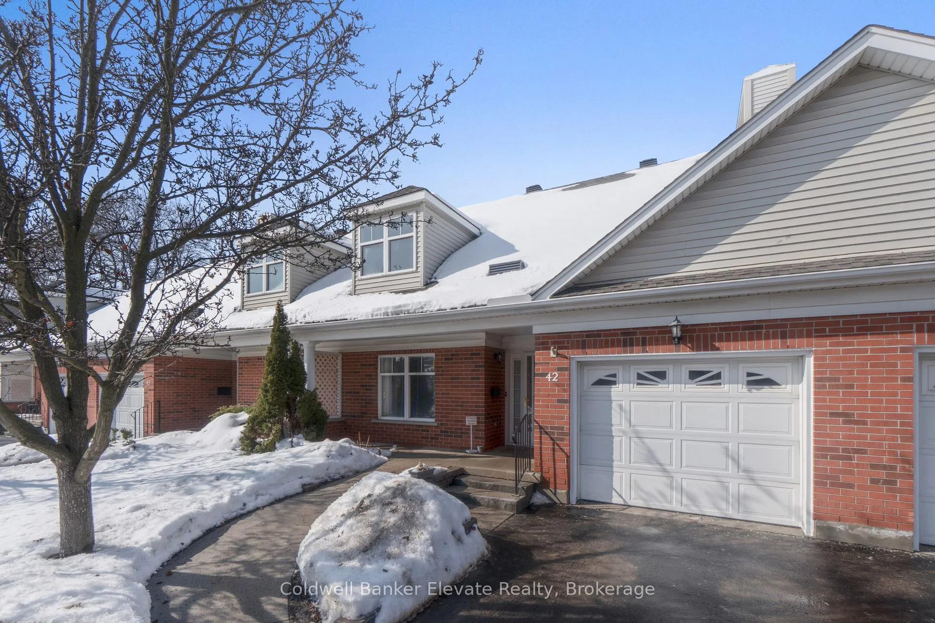 Photo 4 of Unit 42, 2705 Kingsway Drive, Kitchener — HOMEH