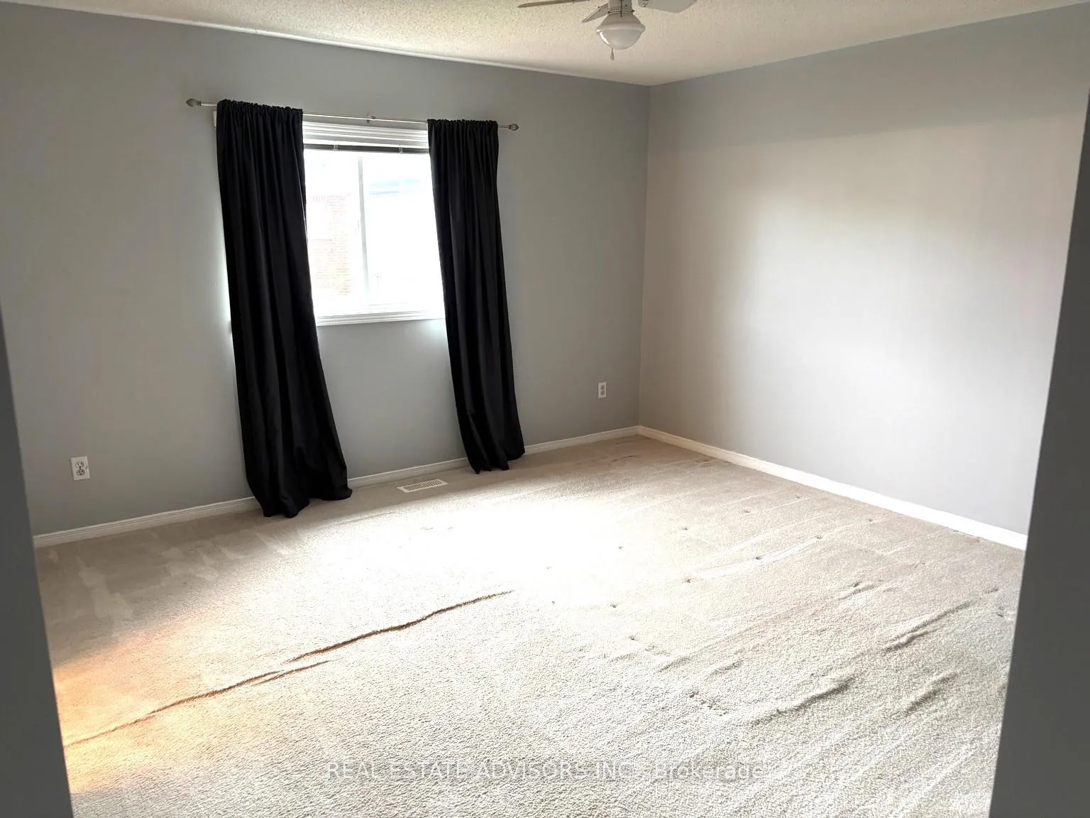 Photo 7 of 15 Queen Anne Drive, Brampton, Fletcher's Meadow — HOMEH