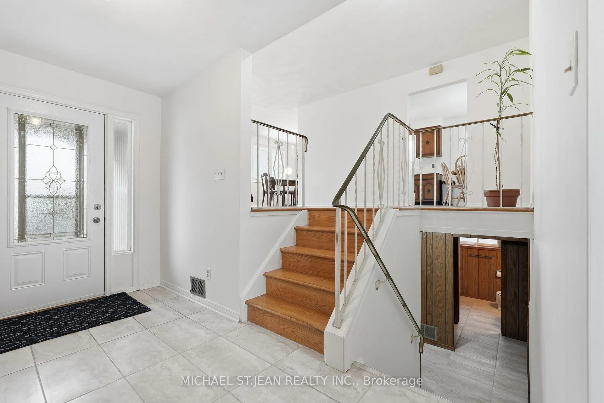 Photo 6 of 11 Glenmurray Court, Hamilton, Red Hill — HOMEH