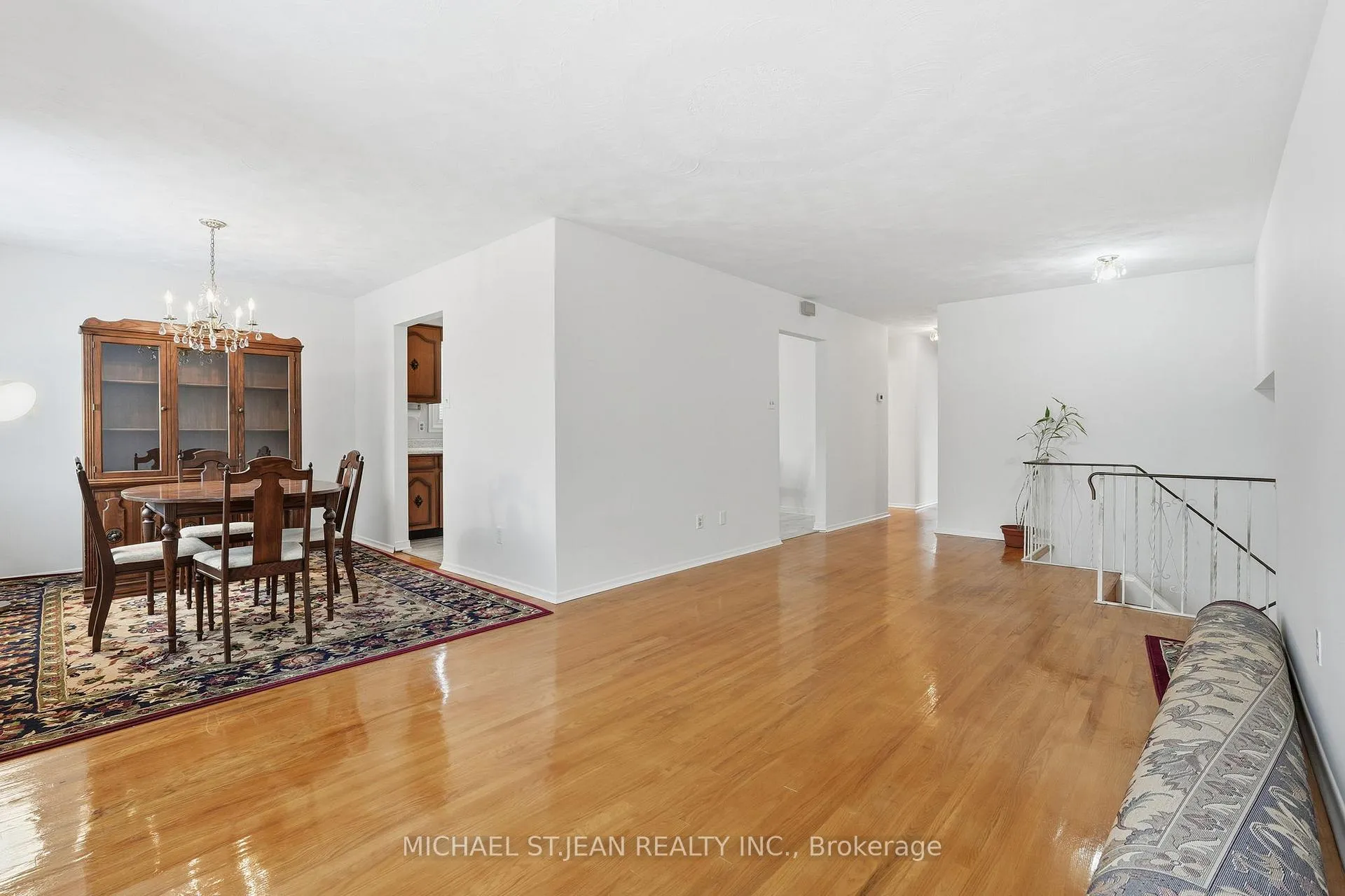 Photo 9 of 11 Glenmurray Court, Hamilton, Red Hill — HOMEH