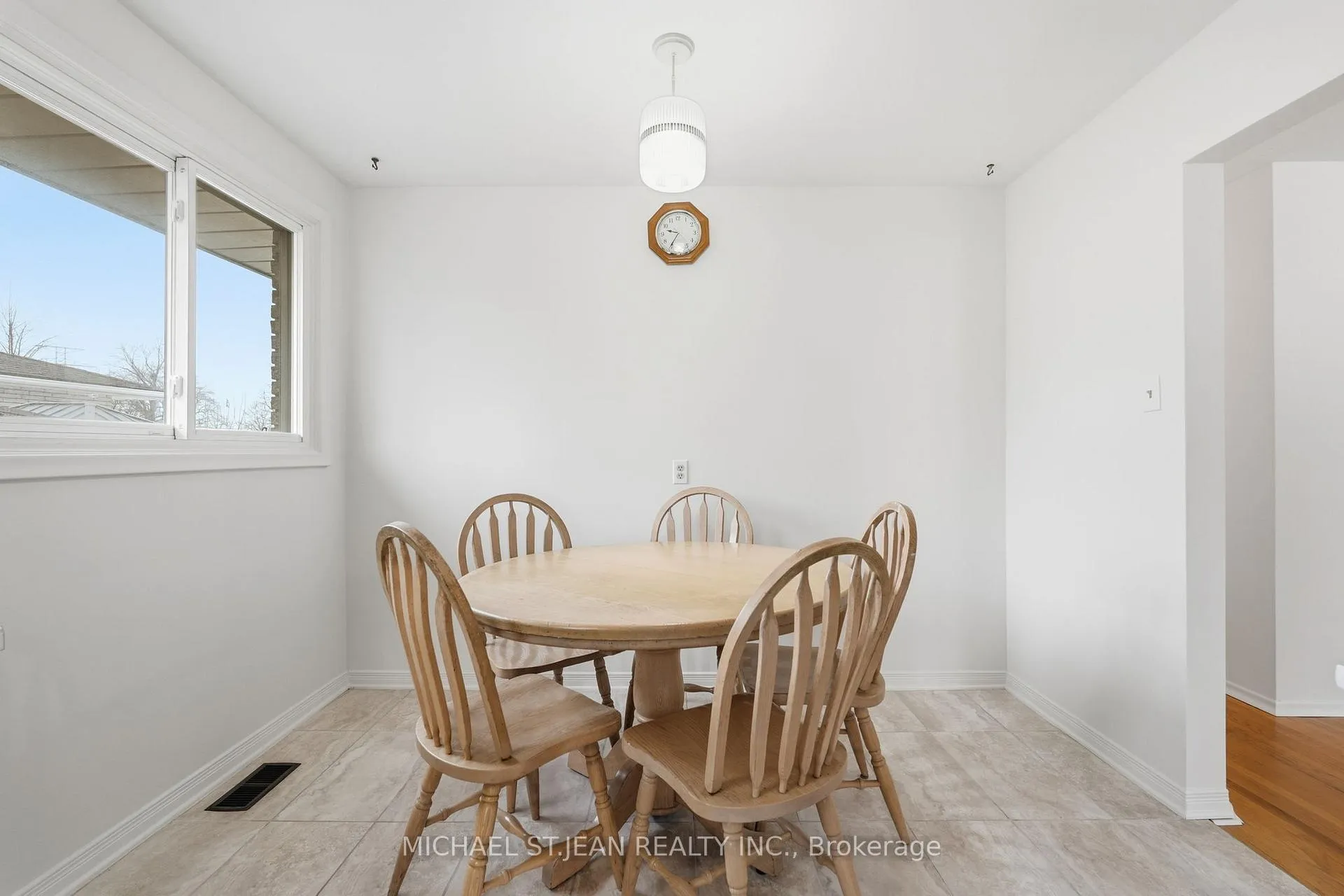 Photo 14 of 11 Glenmurray Court, Hamilton, Red Hill — HOMEH