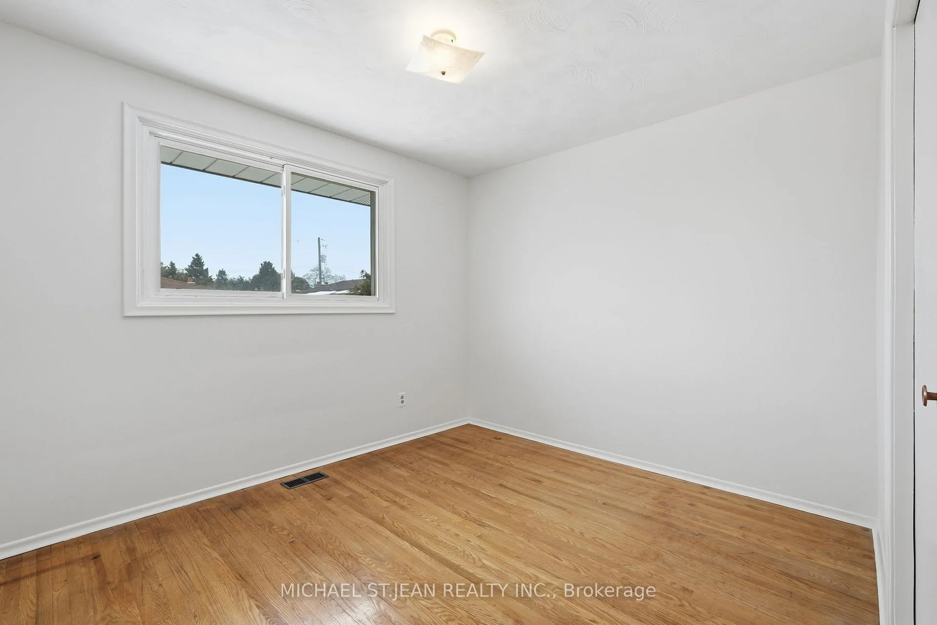 Photo 19 of 11 Glenmurray Court, Hamilton, Red Hill — HOMEH